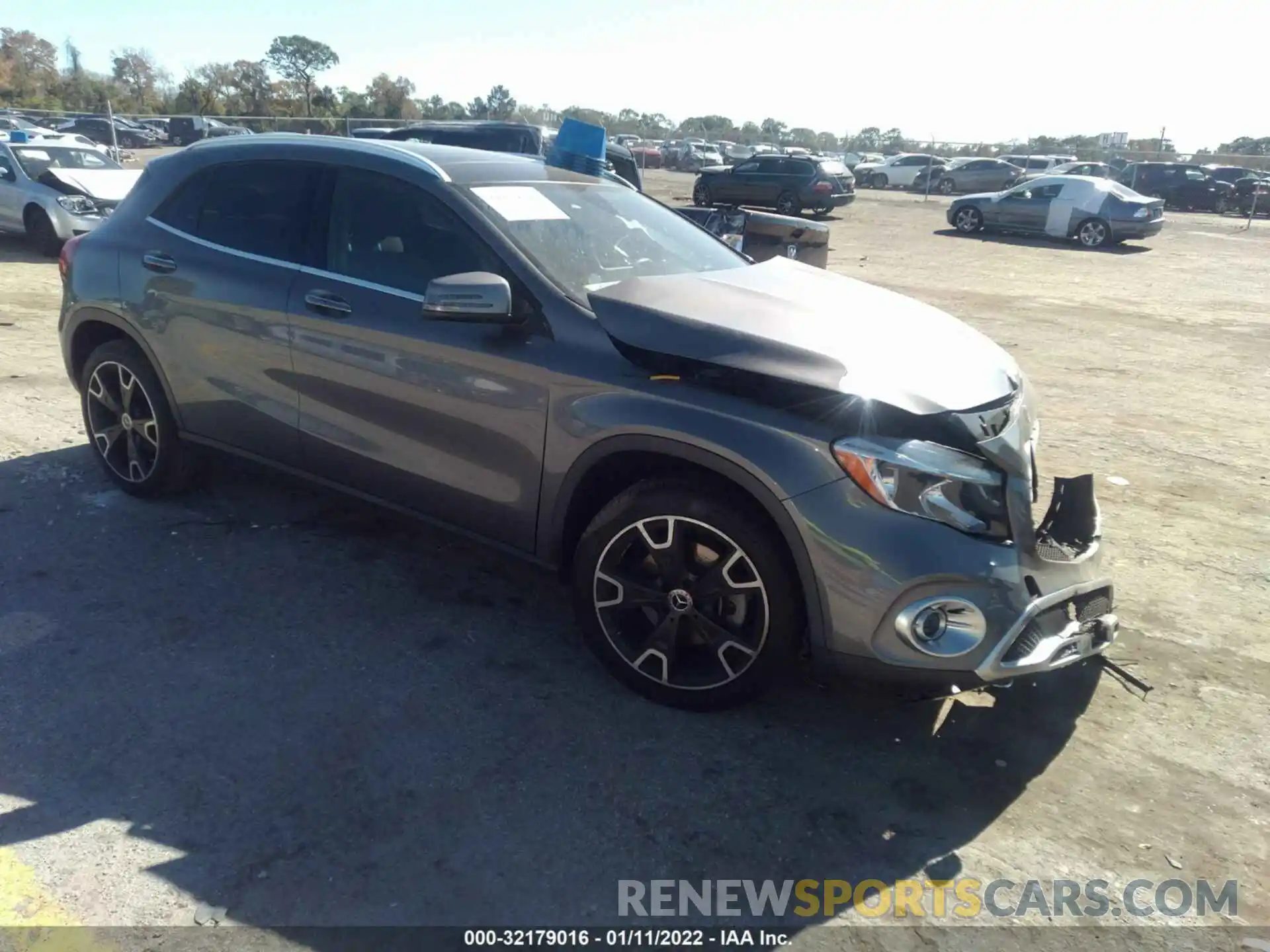 1 Photograph of a damaged car WDCTG4EB7KJ576766 MERCEDES-BENZ GLA 2019