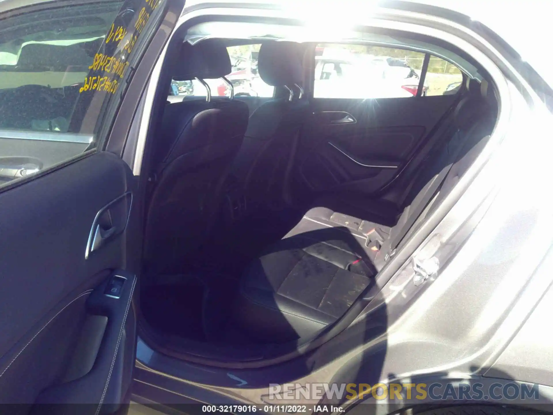 8 Photograph of a damaged car WDCTG4EB7KJ576766 MERCEDES-BENZ GLA 2019