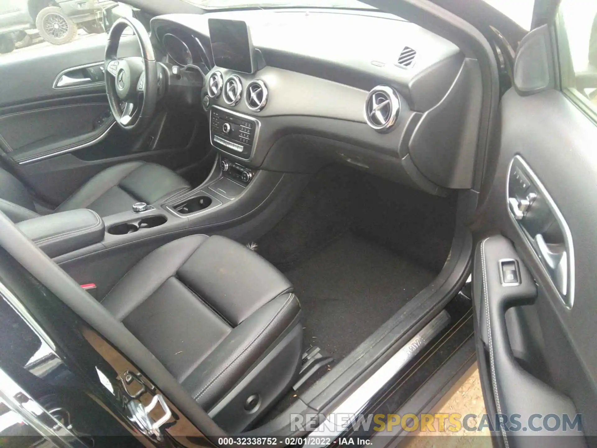 5 Фотография поврежденного автомобиля WDCTG4EB7KU003560 MERCEDES-BENZ GLA 2019