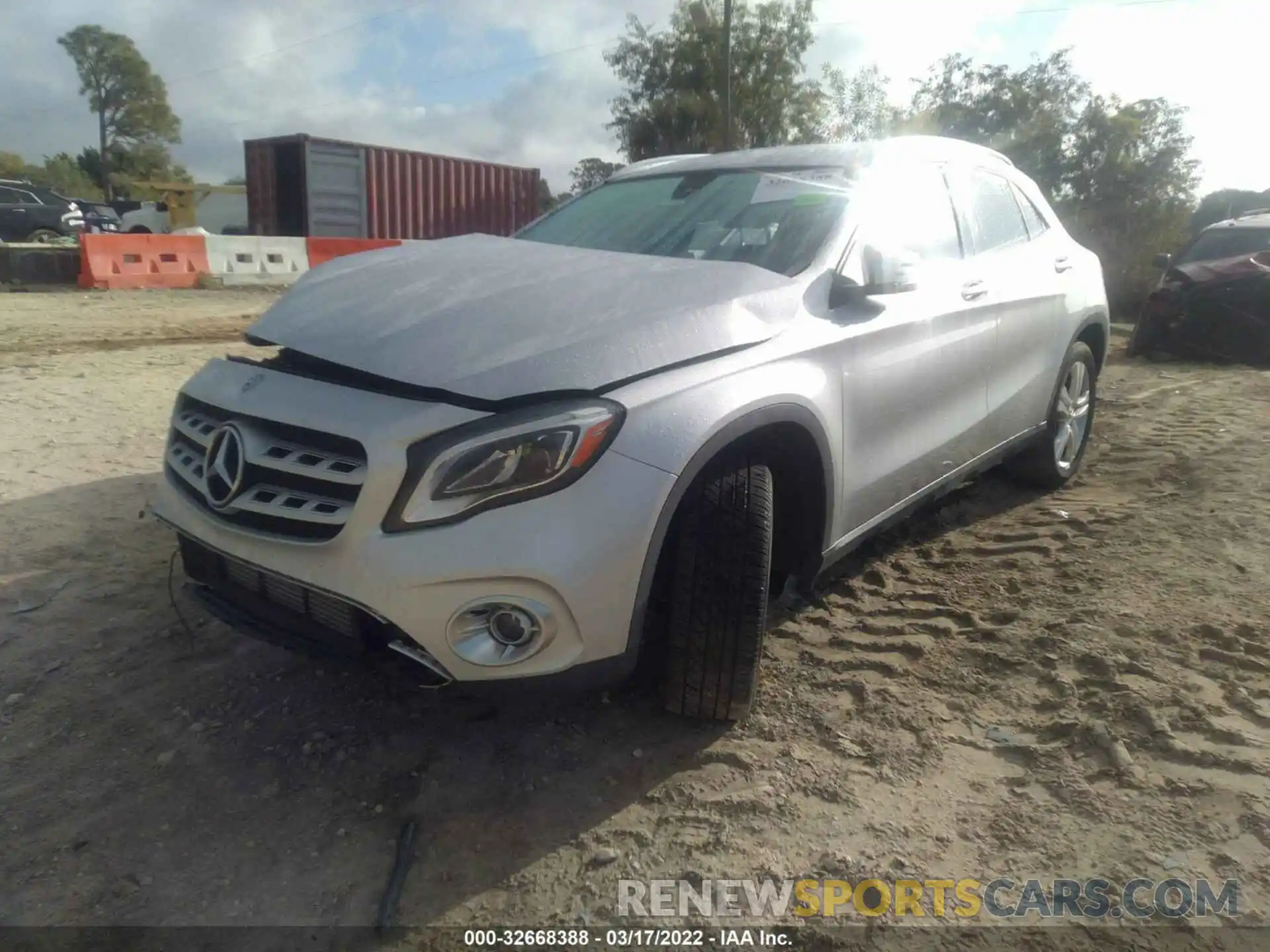 1 Photograph of a damaged car WDCTG4EB7KU003817 MERCEDES-BENZ GLA 2019