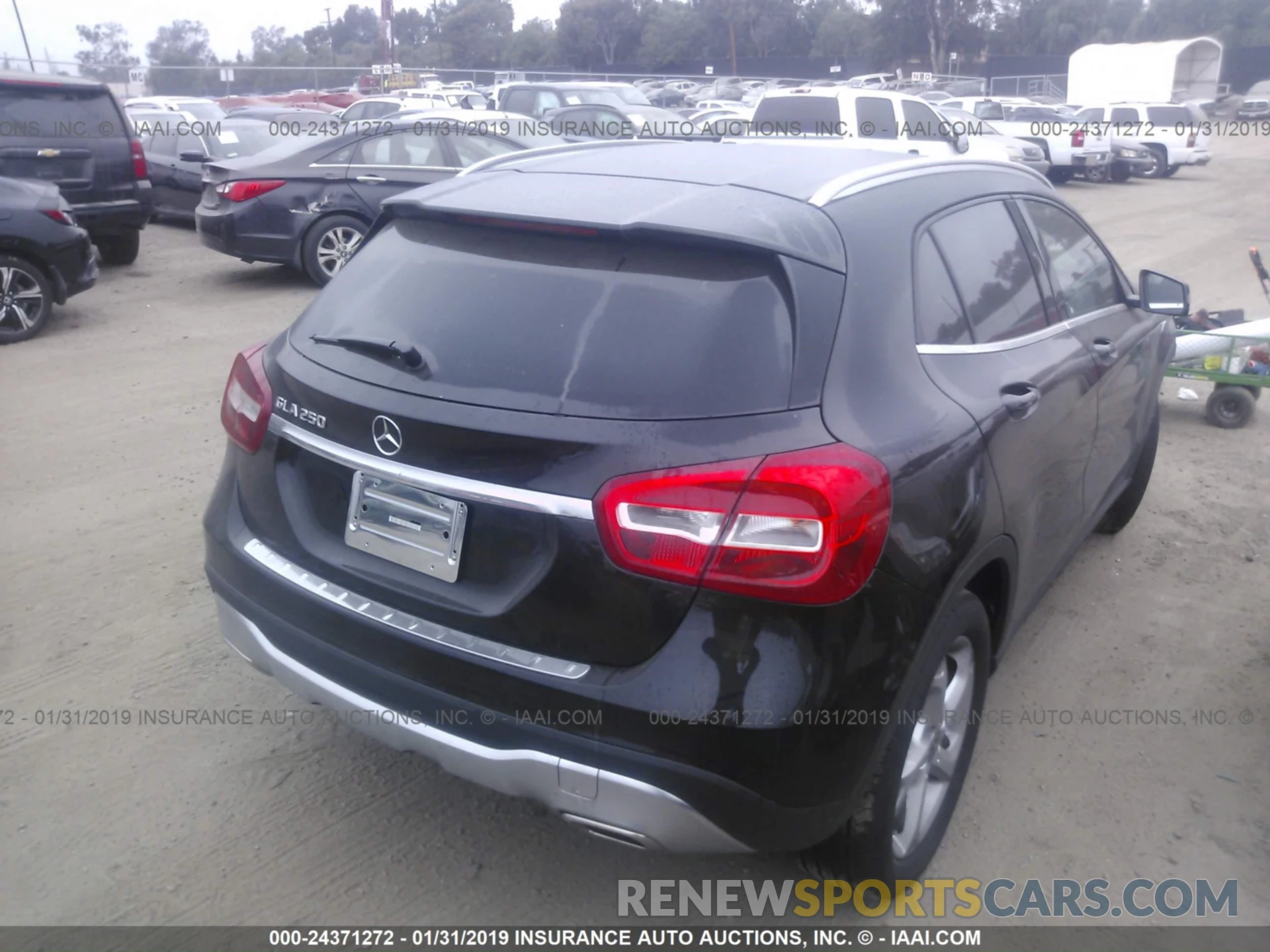 4 Photograph of a damaged car WDCTG4EB7KU005907 MERCEDES-BENZ GLA 2019