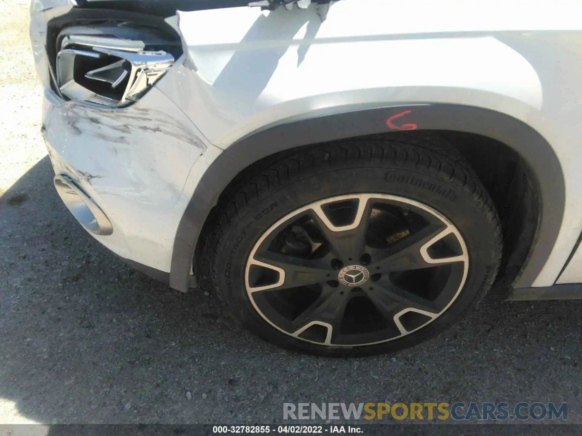 12 Photograph of a damaged car WDCTG4EB7KU014140 MERCEDES-BENZ GLA 2019