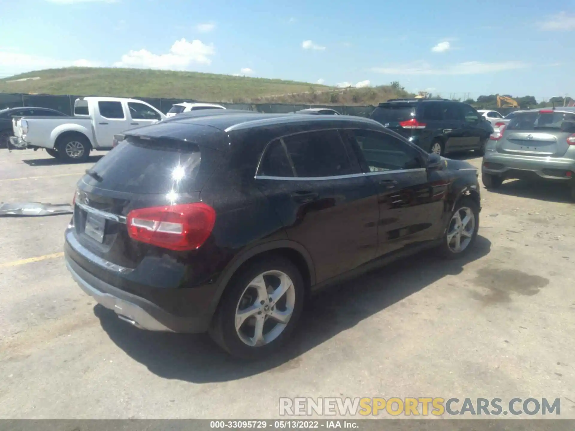 4 Photograph of a damaged car WDCTG4EB7KU015045 MERCEDES-BENZ GLA 2019