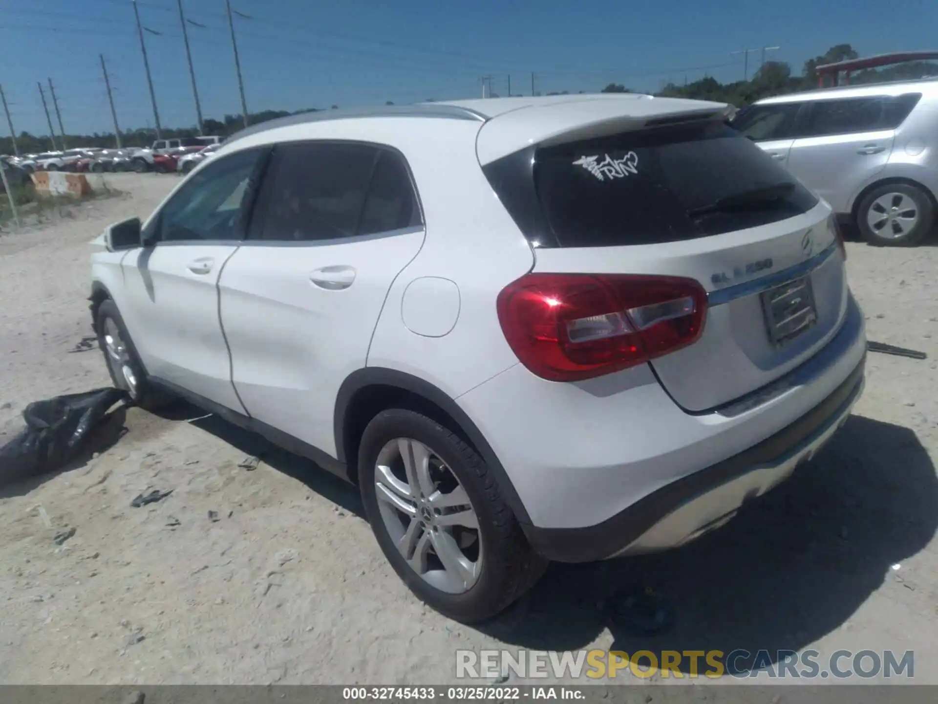 3 Photograph of a damaged car WDCTG4EB7KU015238 MERCEDES-BENZ GLA 2019