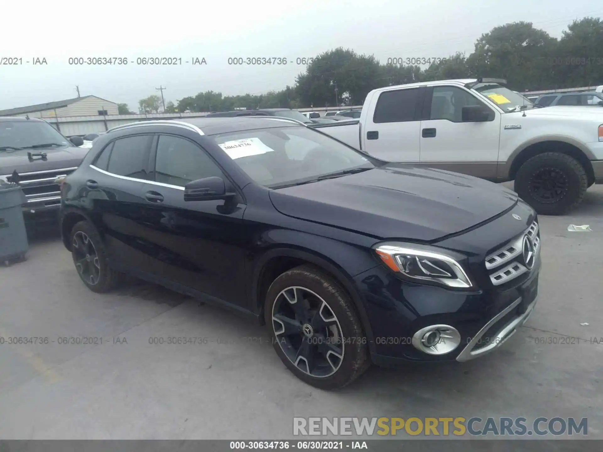 1 Photograph of a damaged car WDCTG4EB8KJ550676 MERCEDES-BENZ GLA 2019