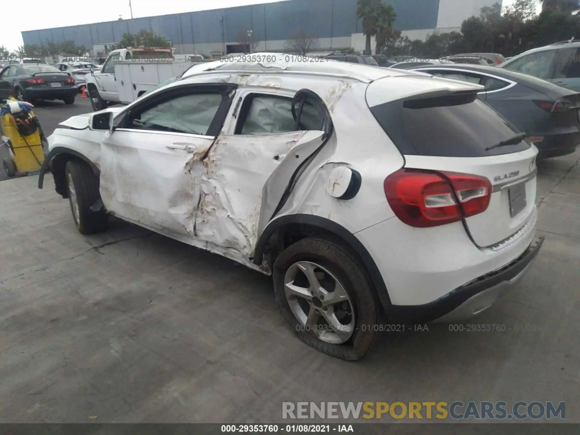 3 Photograph of a damaged car WDCTG4EB8KU002756 MERCEDES-BENZ GLA 2019