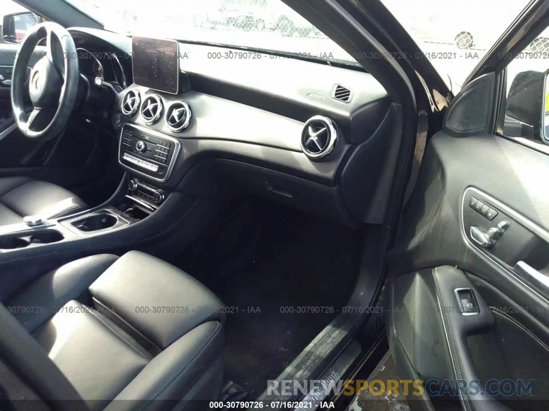 5 Photograph of a damaged car WDCTG4EB8KU007861 MERCEDES-BENZ GLA 2019