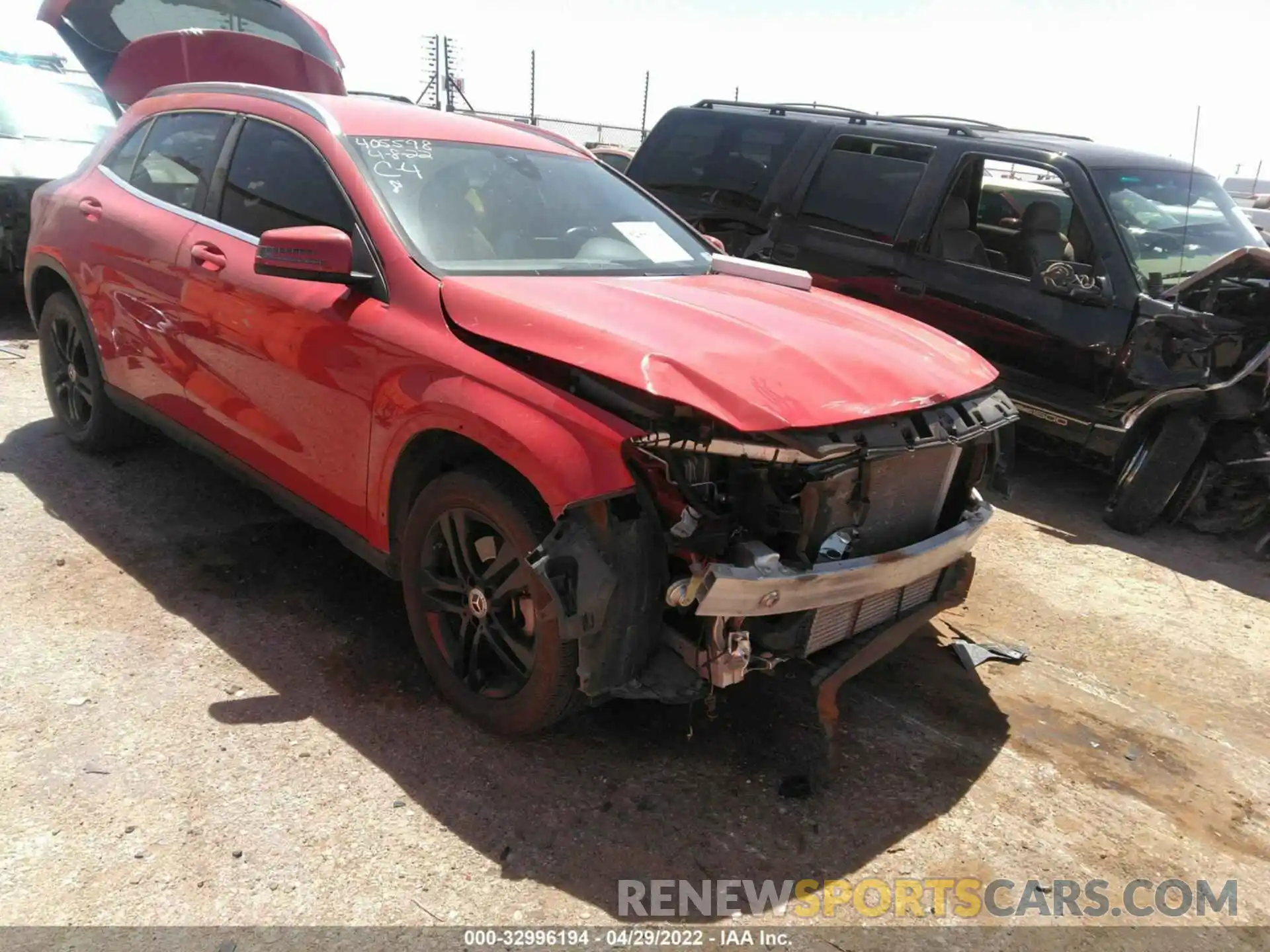 1 Photograph of a damaged car WDCTG4EB8KU010680 MERCEDES-BENZ GLA 2019