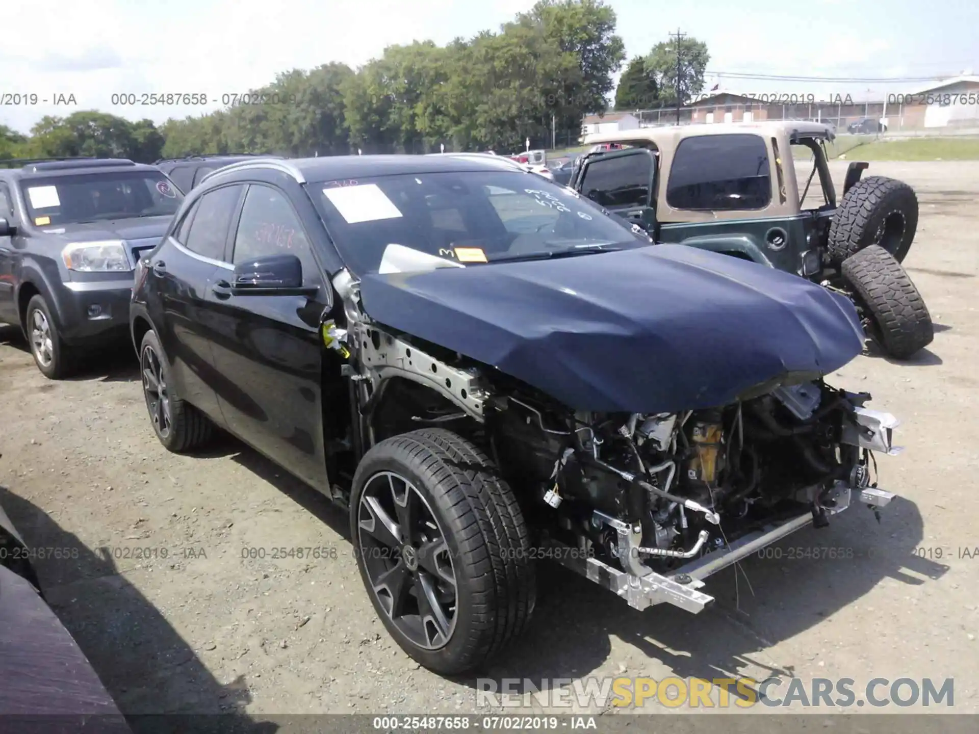 1 Photograph of a damaged car WDCTG4EB8KU012204 MERCEDES-BENZ GLA 2019