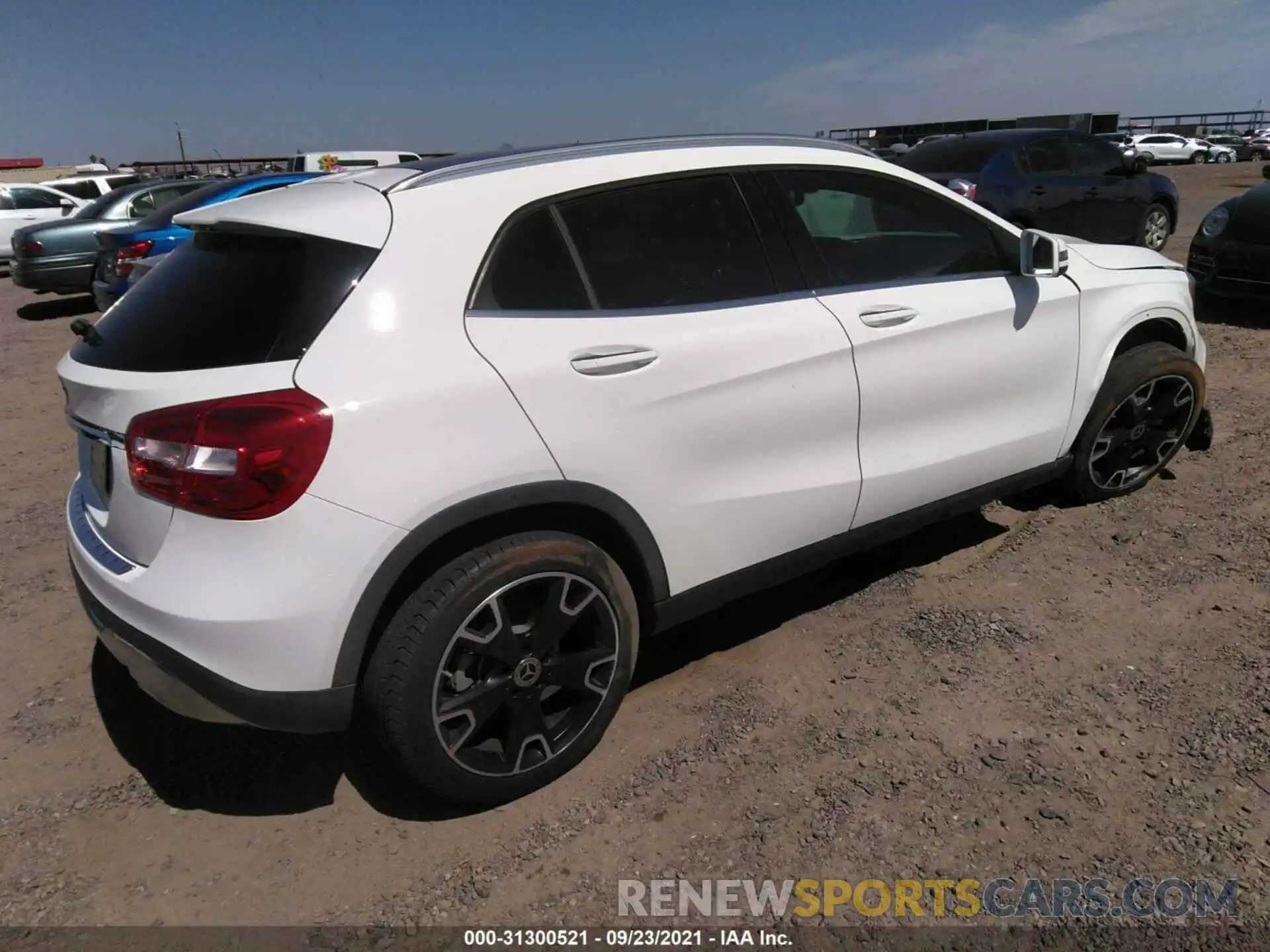 4 Фотография поврежденного автомобиля WDCTG4EB8KU016592 MERCEDES-BENZ GLA 2019