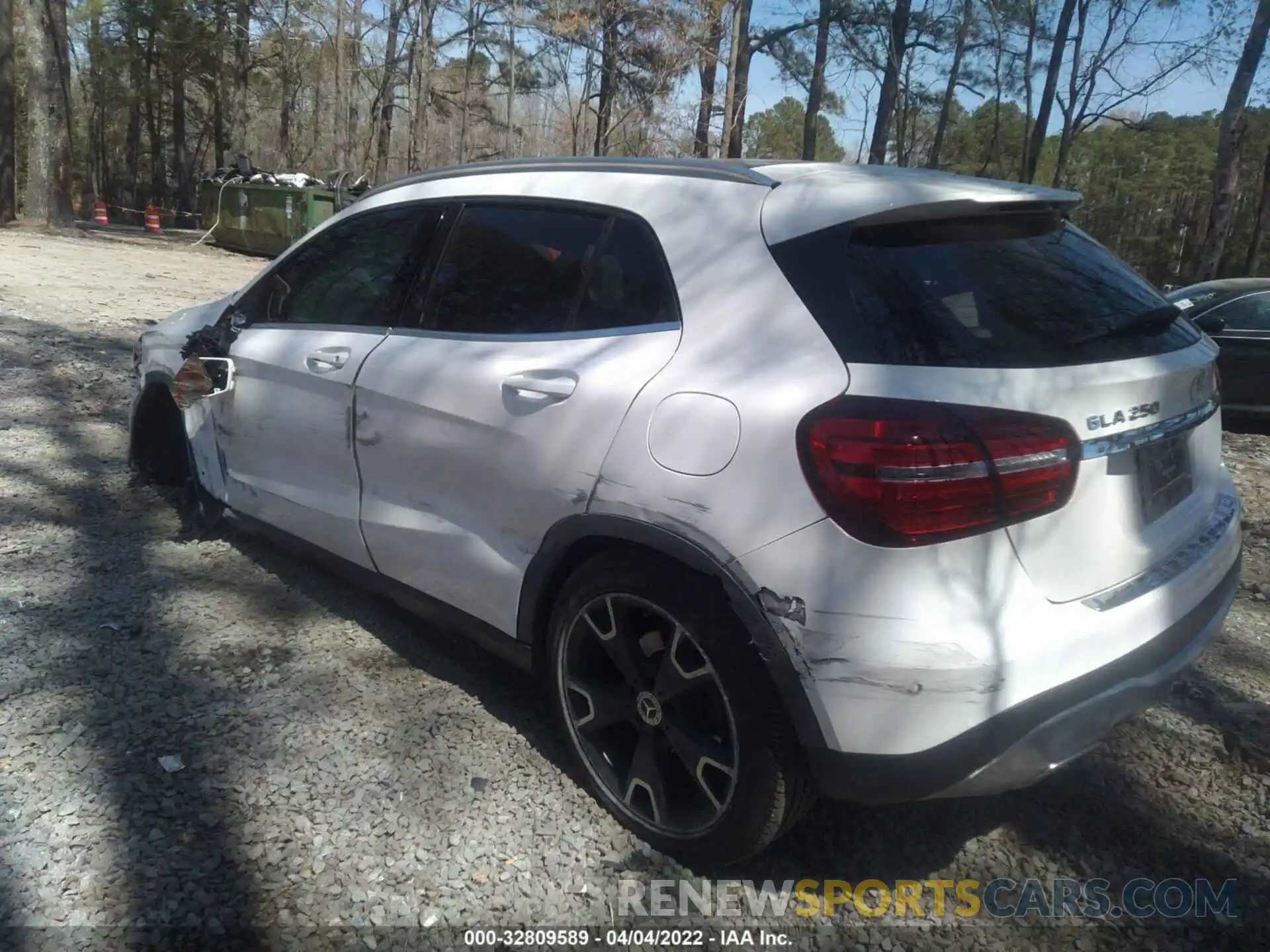 3 Photograph of a damaged car WDCTG4EB9KJ552503 MERCEDES-BENZ GLA 2019