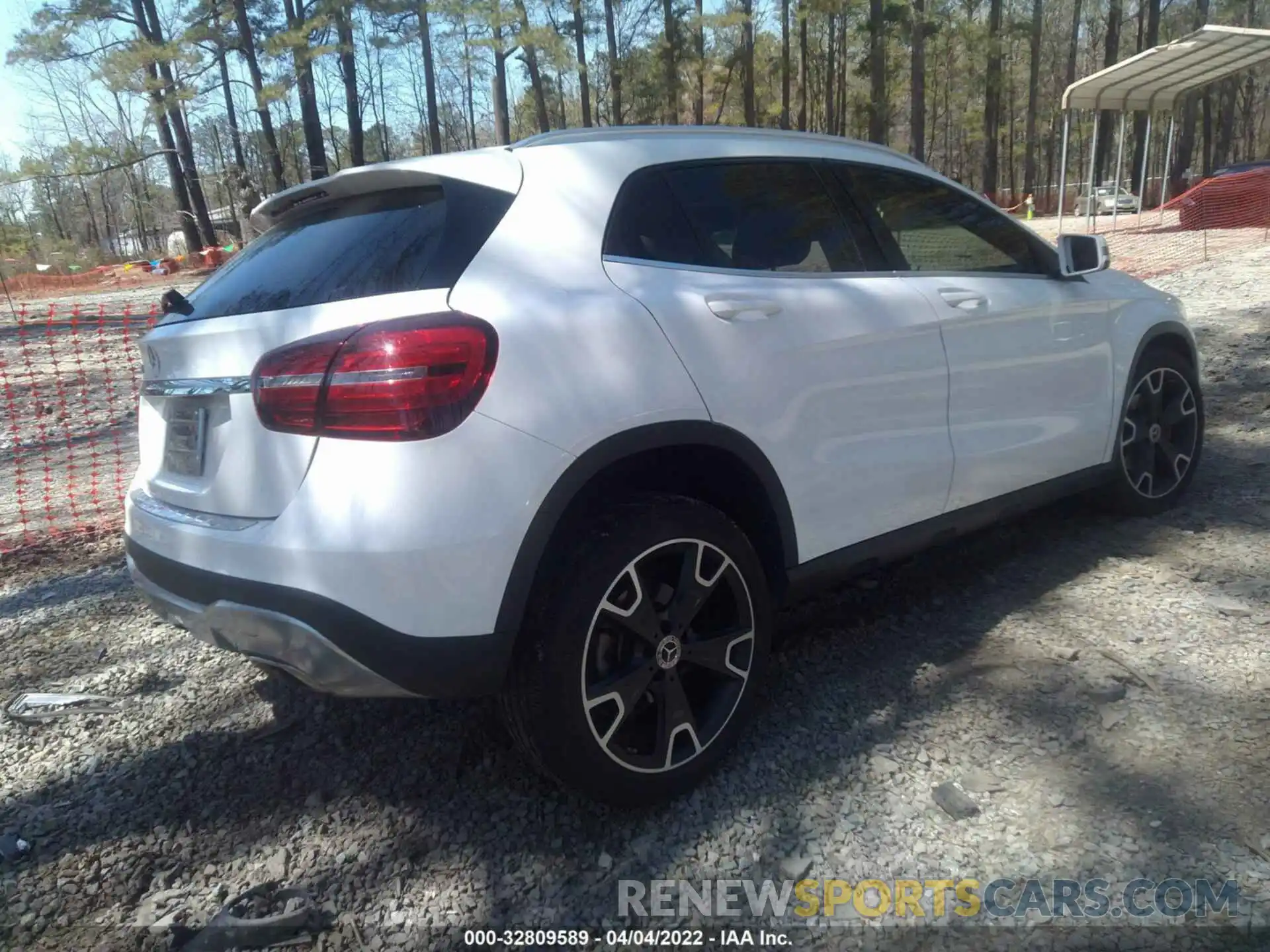 4 Photograph of a damaged car WDCTG4EB9KJ552503 MERCEDES-BENZ GLA 2019