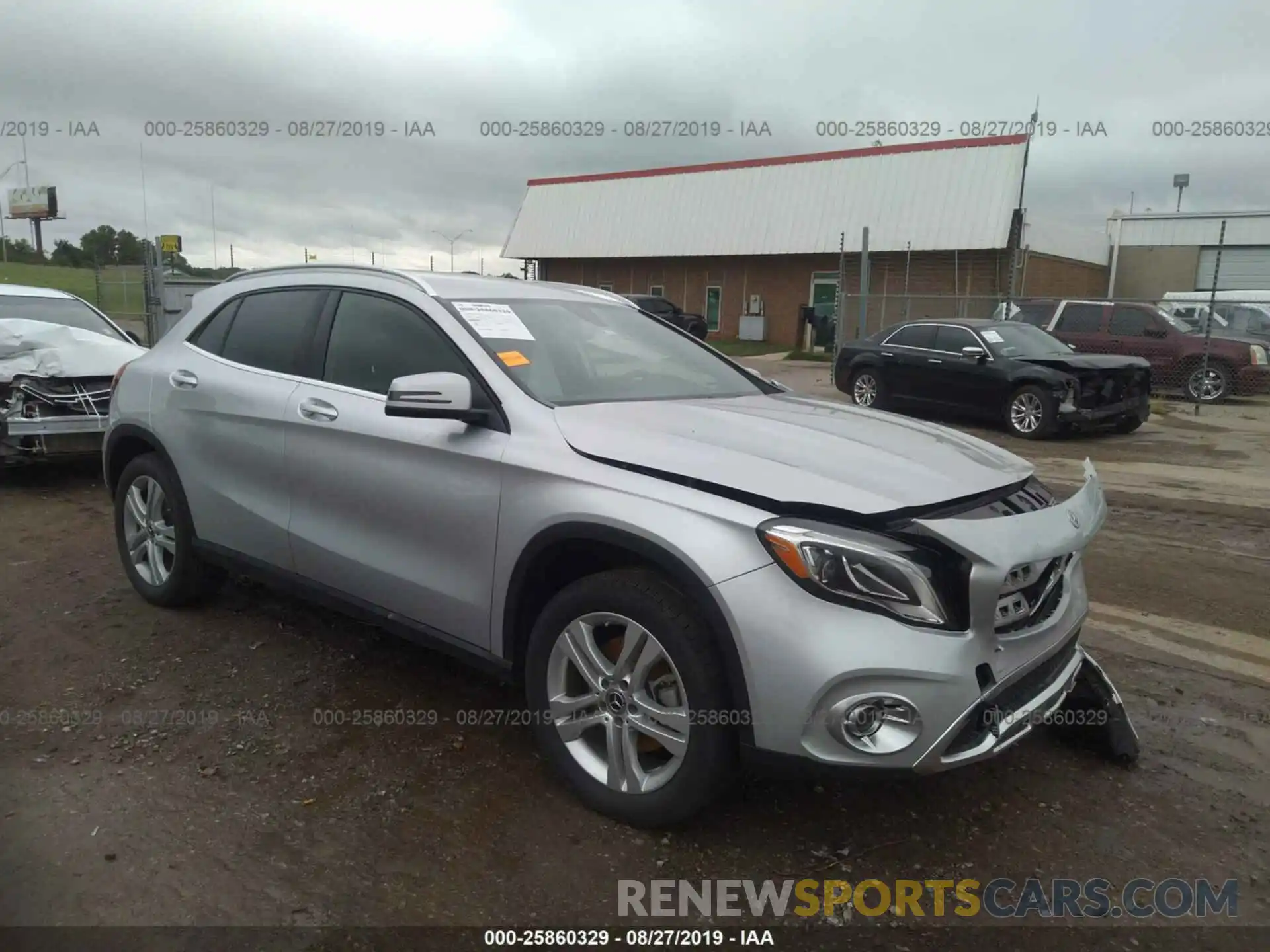 1 Photograph of a damaged car WDCTG4EB9KJ574016 MERCEDES-BENZ GLA 2019