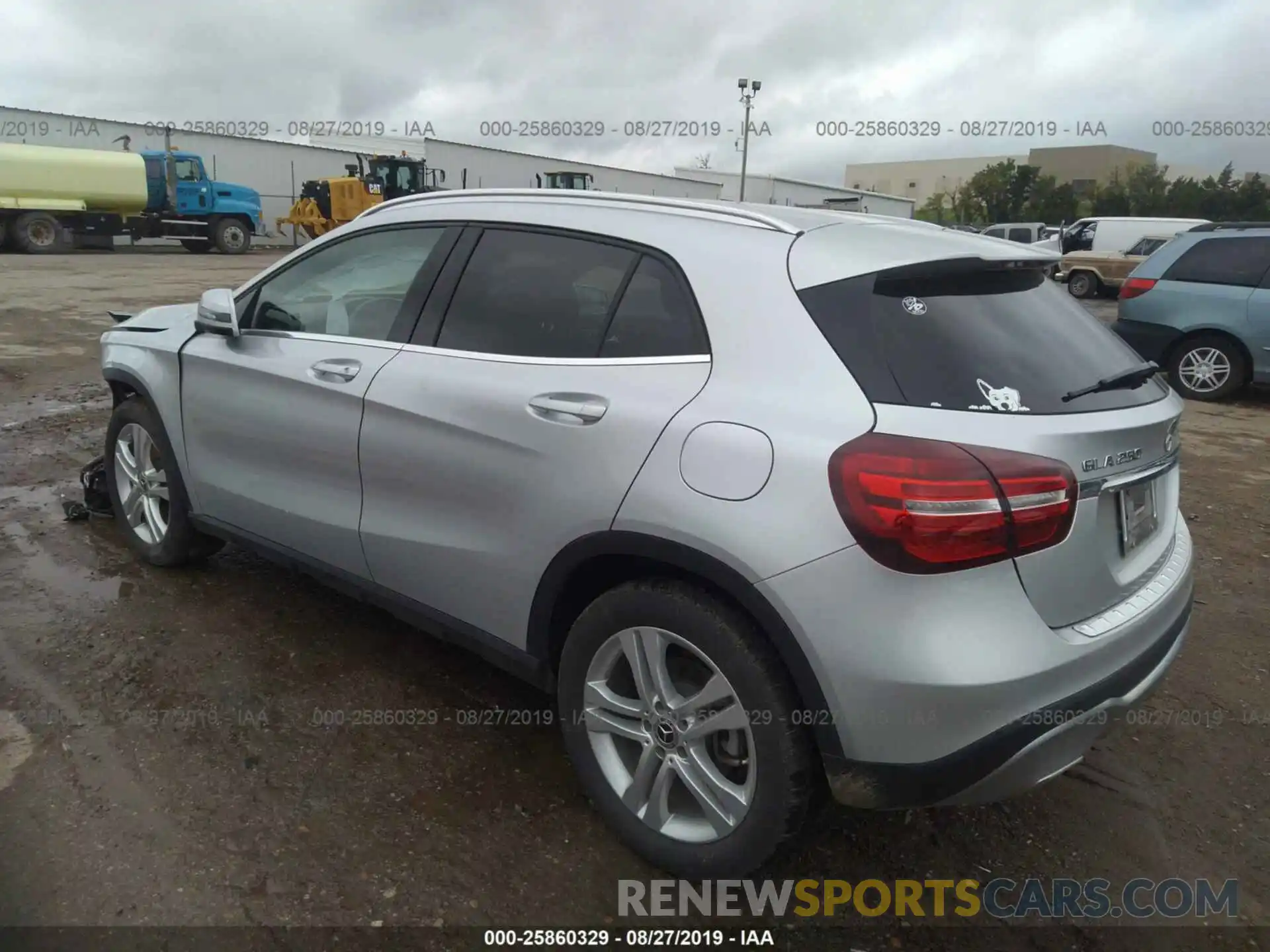 3 Фотография поврежденного автомобиля WDCTG4EB9KJ574016 MERCEDES-BENZ GLA 2019