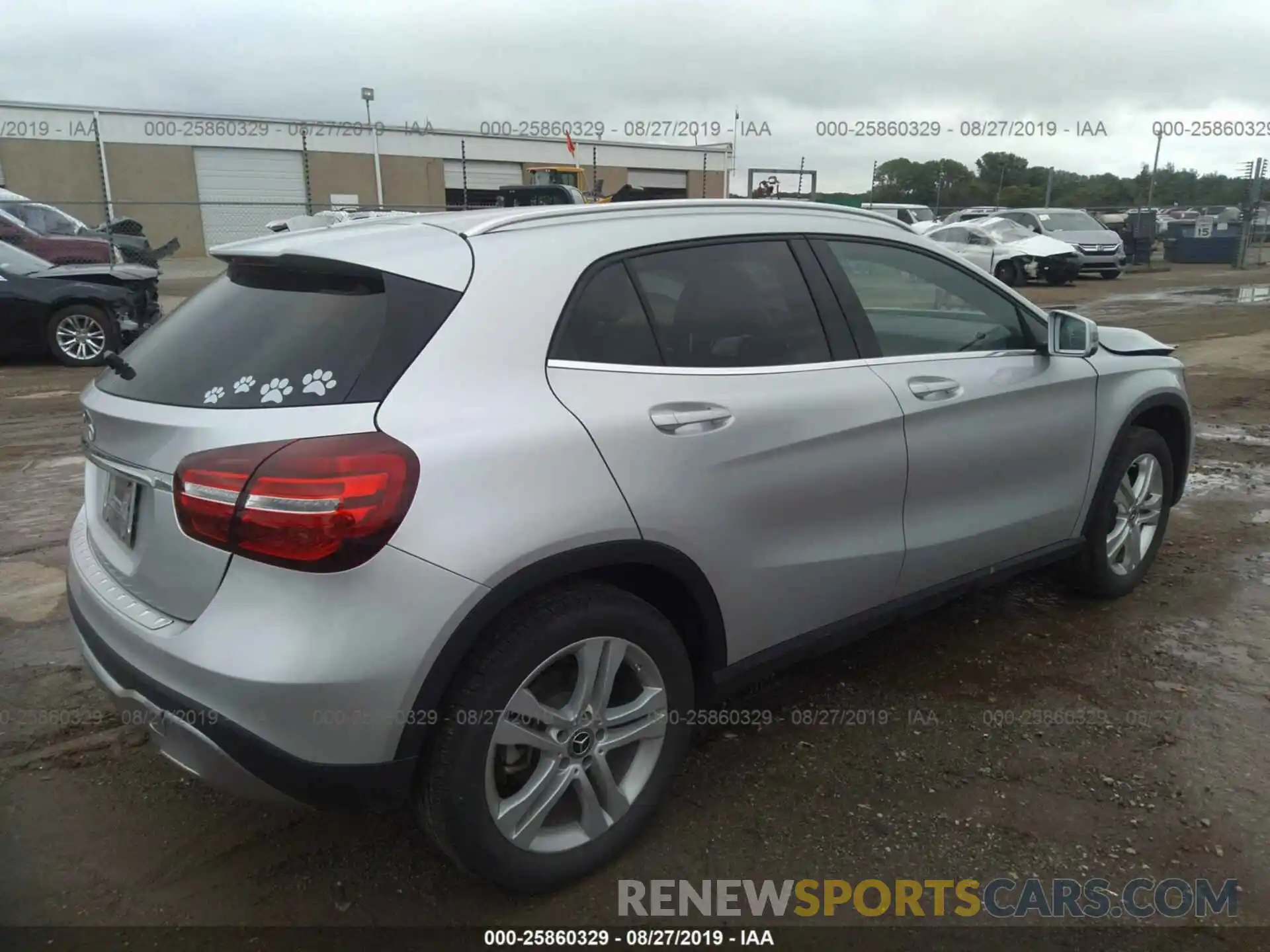 4 Photograph of a damaged car WDCTG4EB9KJ574016 MERCEDES-BENZ GLA 2019