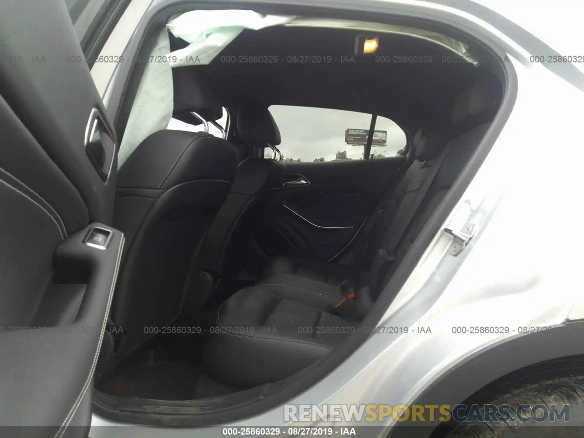 8 Photograph of a damaged car WDCTG4EB9KJ574016 MERCEDES-BENZ GLA 2019