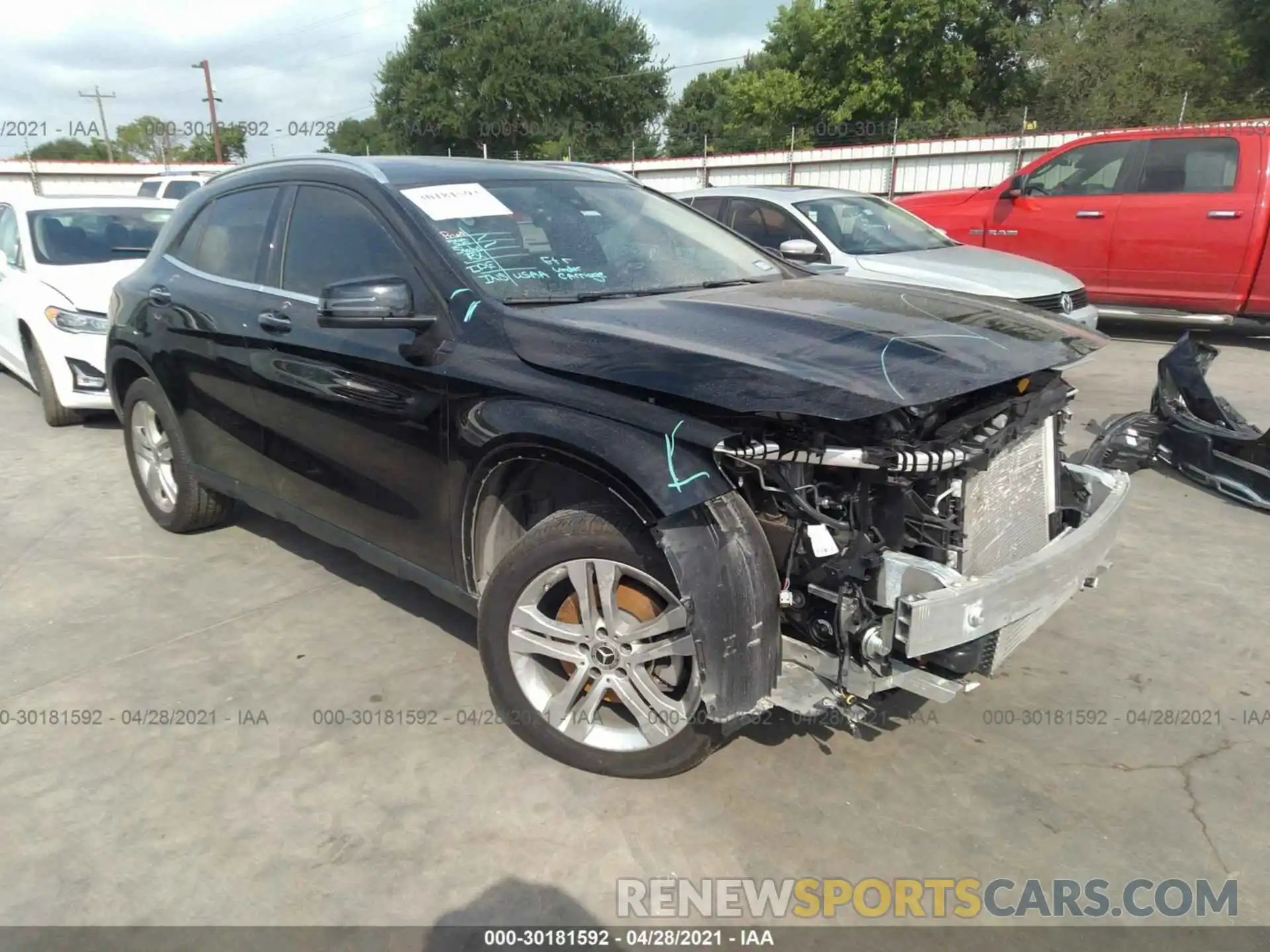 1 Photograph of a damaged car WDCTG4EB9KJ627250 MERCEDES-BENZ GLA 2019