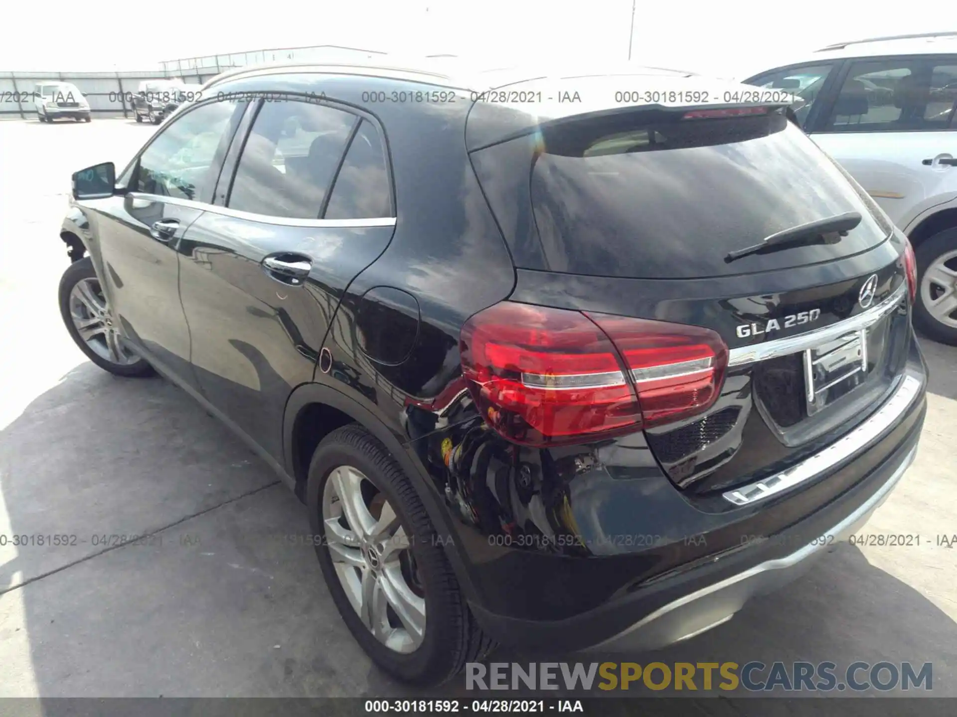 3 Photograph of a damaged car WDCTG4EB9KJ627250 MERCEDES-BENZ GLA 2019