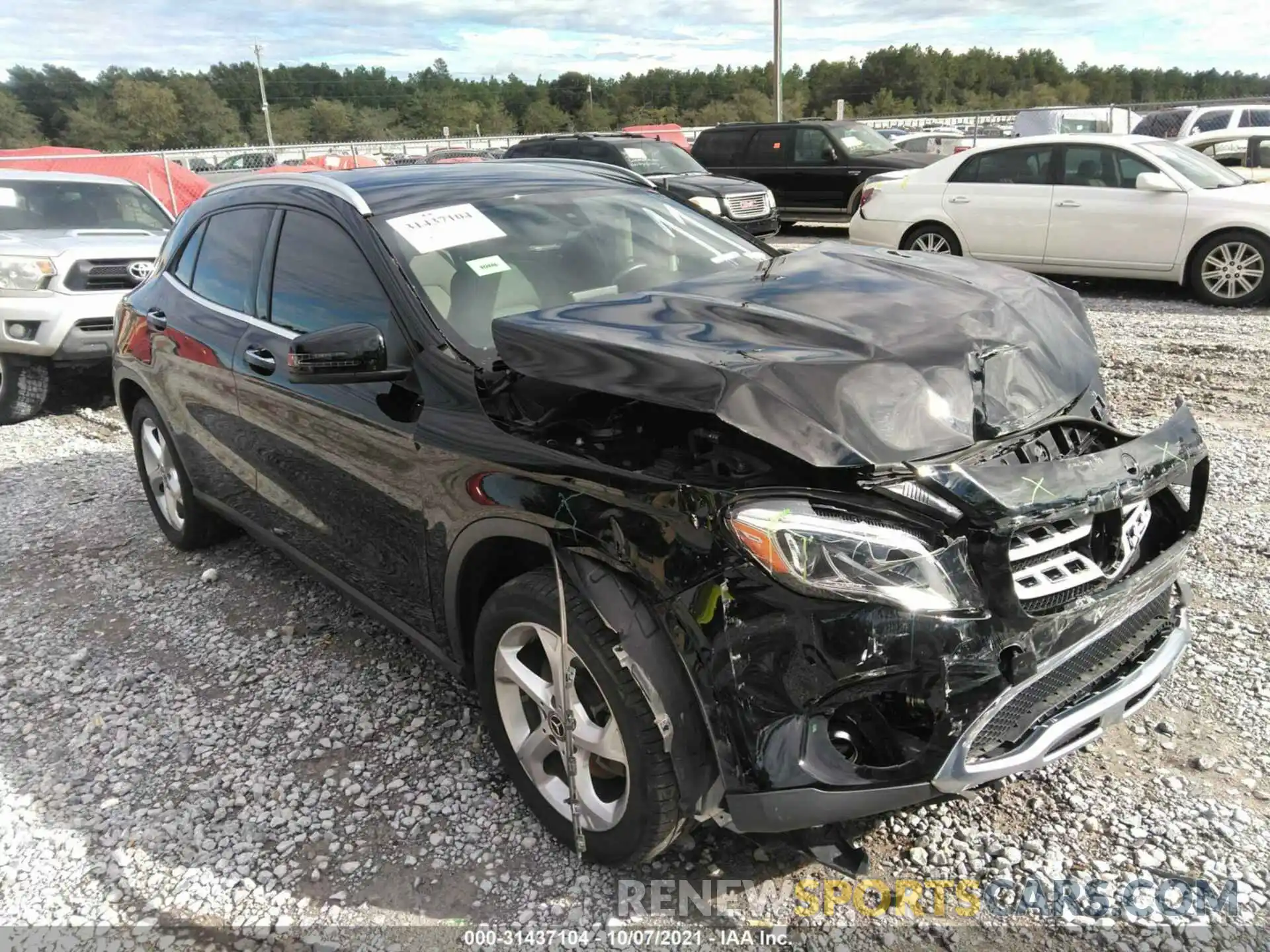 1 Photograph of a damaged car WDCTG4EB9KU000448 MERCEDES-BENZ GLA 2019