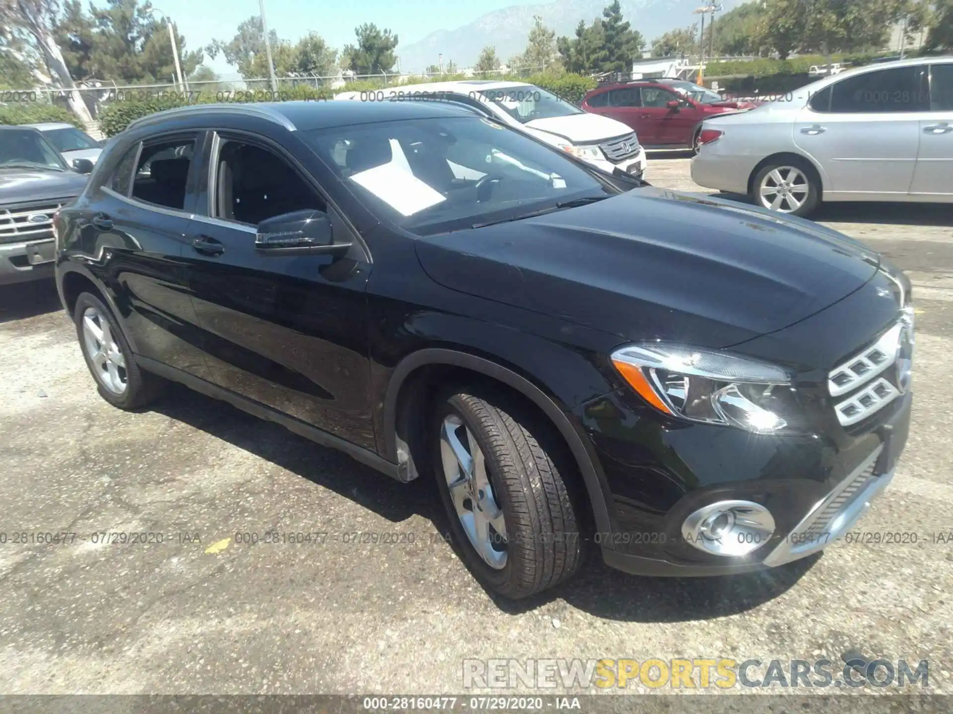 1 Photograph of a damaged car WDCTG4EB9KU009098 MERCEDES-BENZ GLA 2019