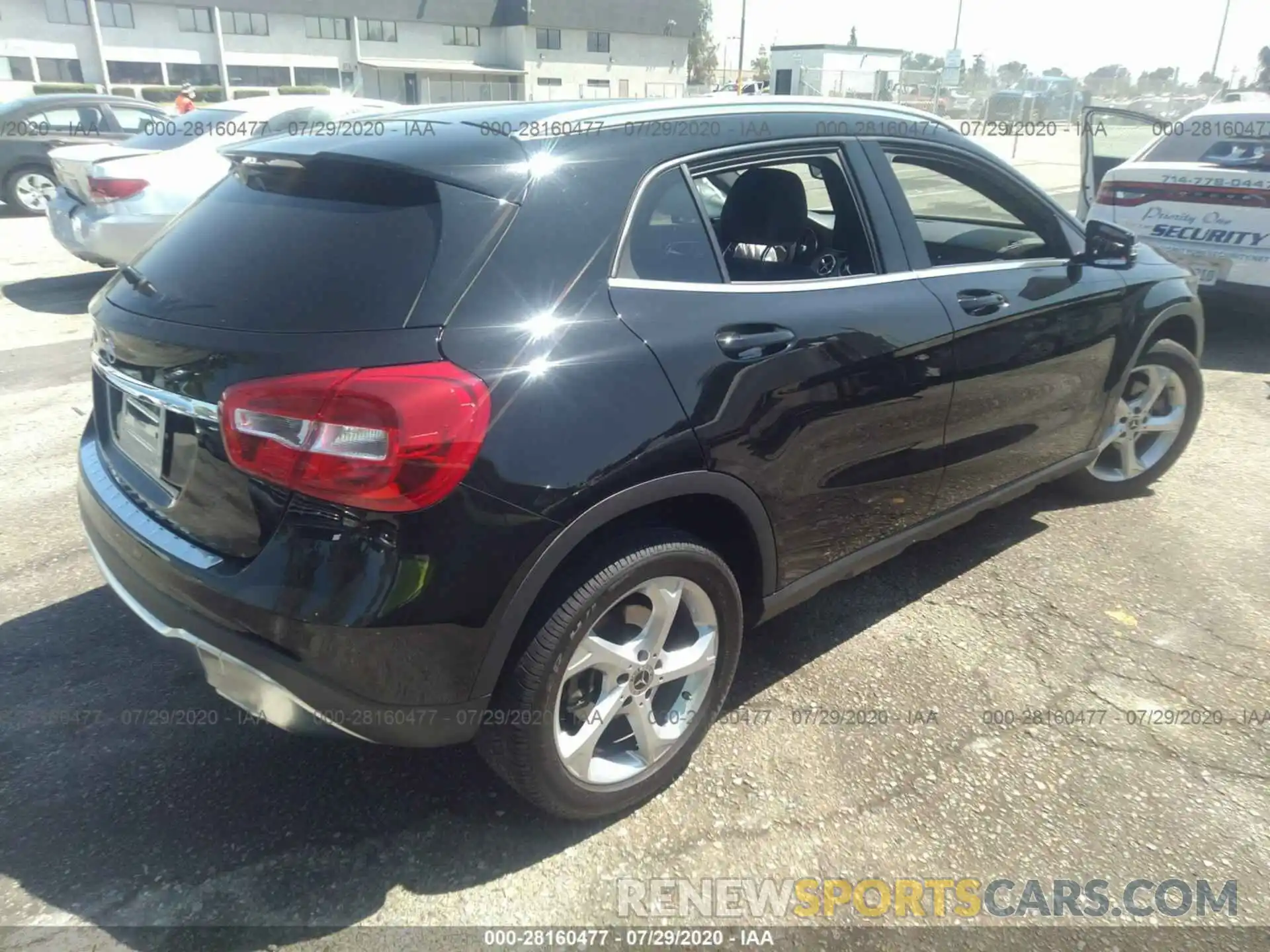 4 Photograph of a damaged car WDCTG4EB9KU009098 MERCEDES-BENZ GLA 2019