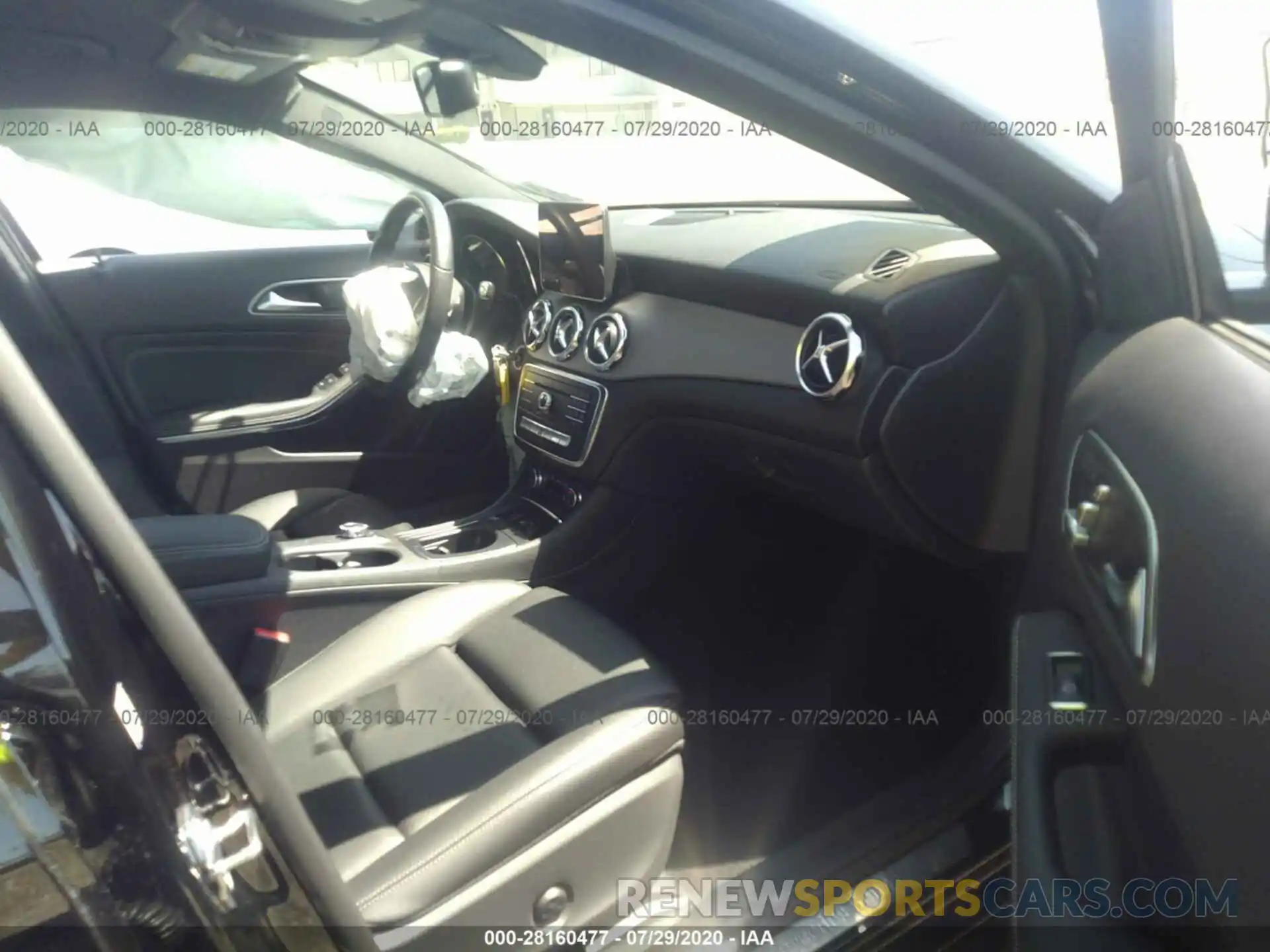 5 Photograph of a damaged car WDCTG4EB9KU009098 MERCEDES-BENZ GLA 2019