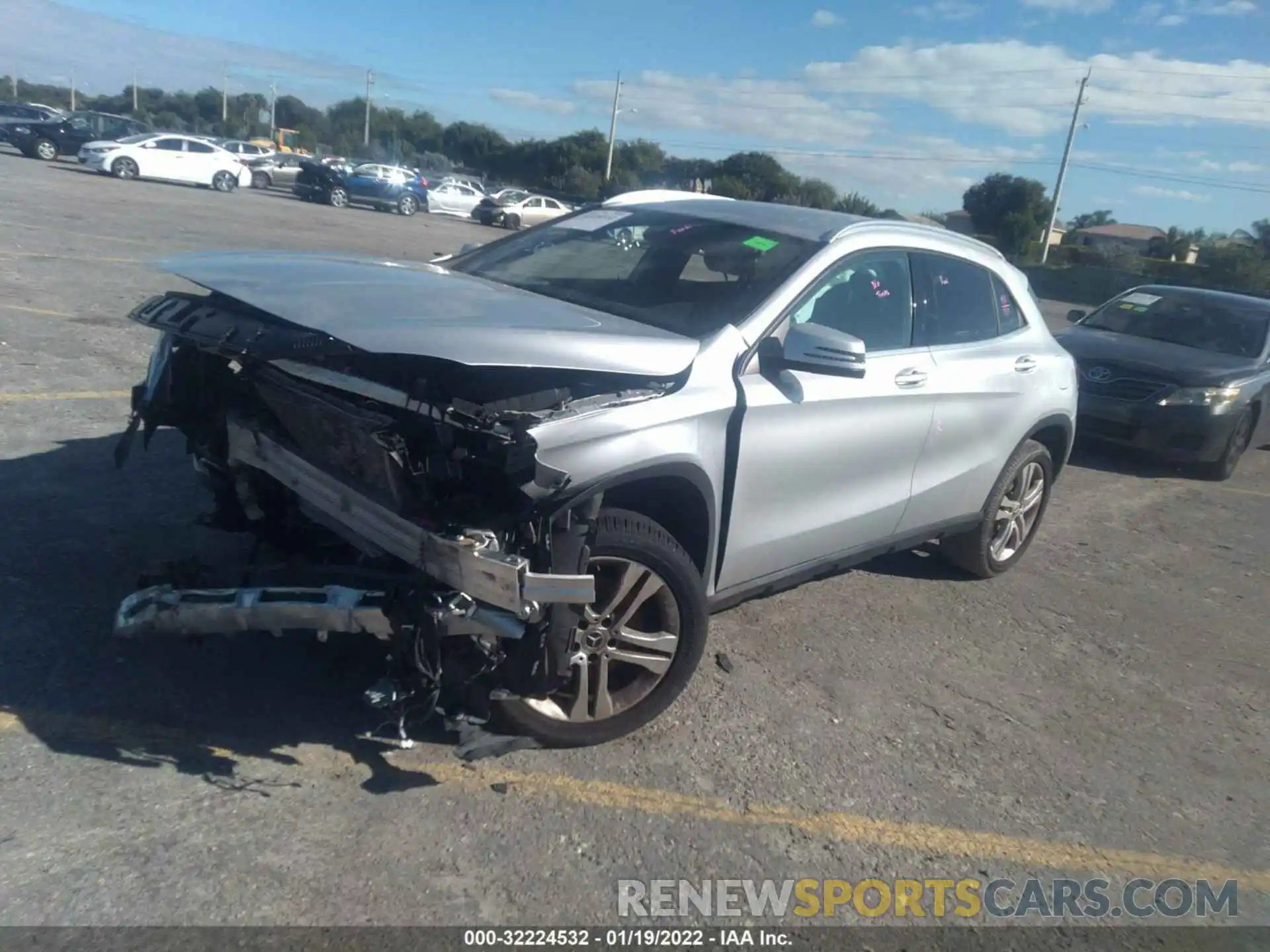 2 Photograph of a damaged car WDCTG4EB9KU017038 MERCEDES-BENZ GLA 2019