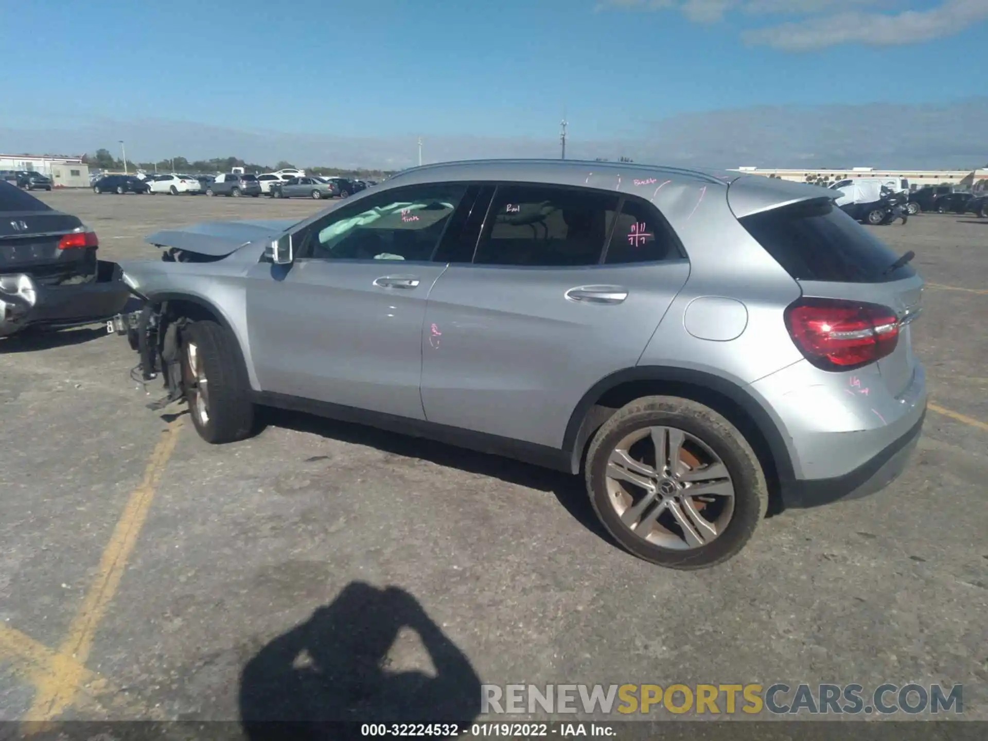 3 Photograph of a damaged car WDCTG4EB9KU017038 MERCEDES-BENZ GLA 2019