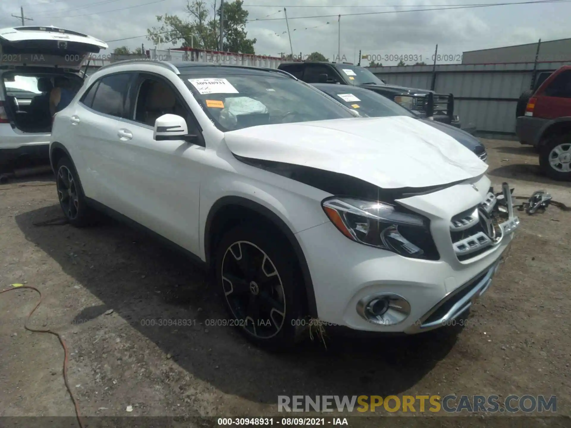 1 Photograph of a damaged car WDCTG4EBXKJ548881 MERCEDES-BENZ GLA 2019