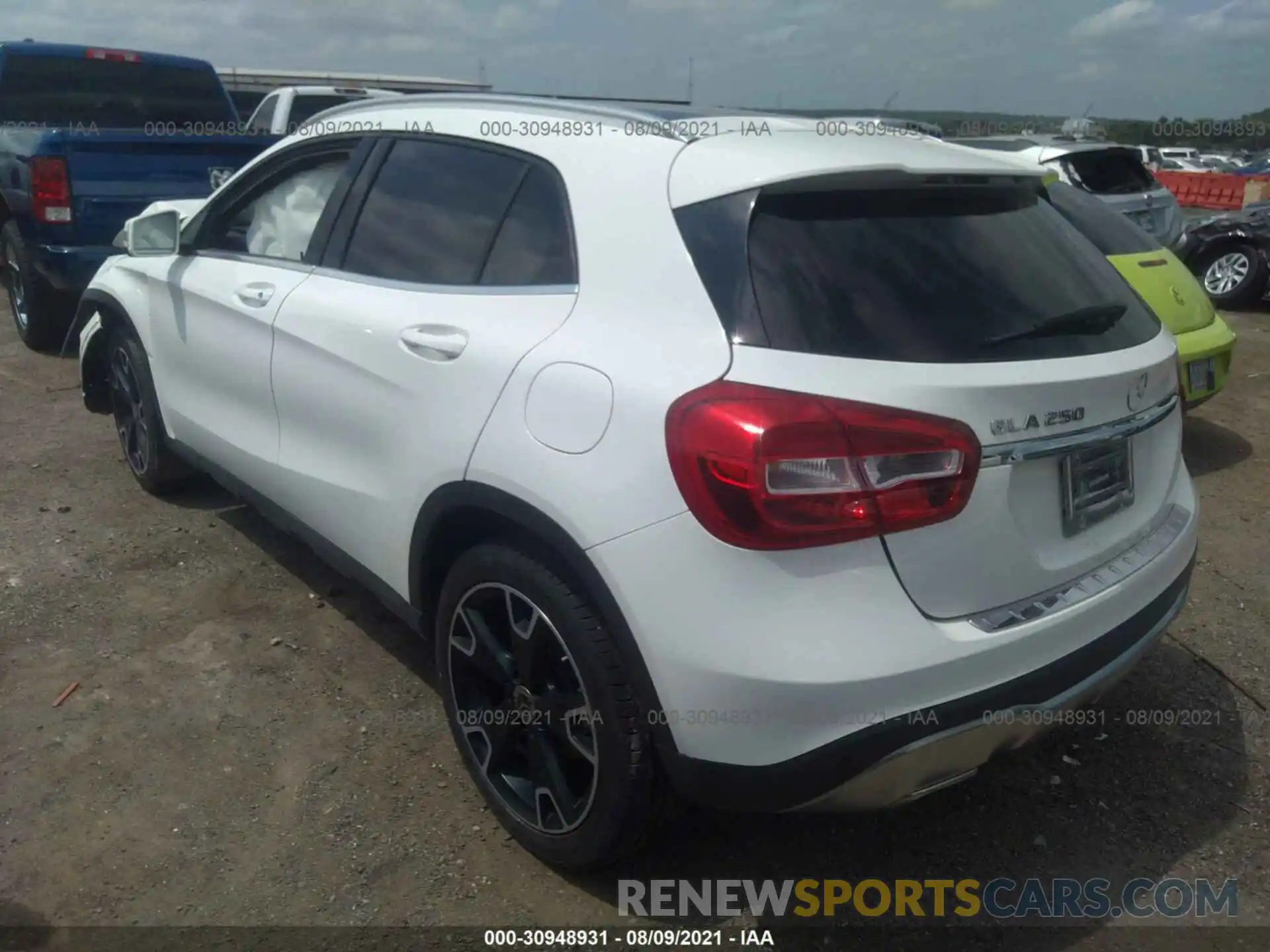 3 Фотография поврежденного автомобиля WDCTG4EBXKJ548881 MERCEDES-BENZ GLA 2019