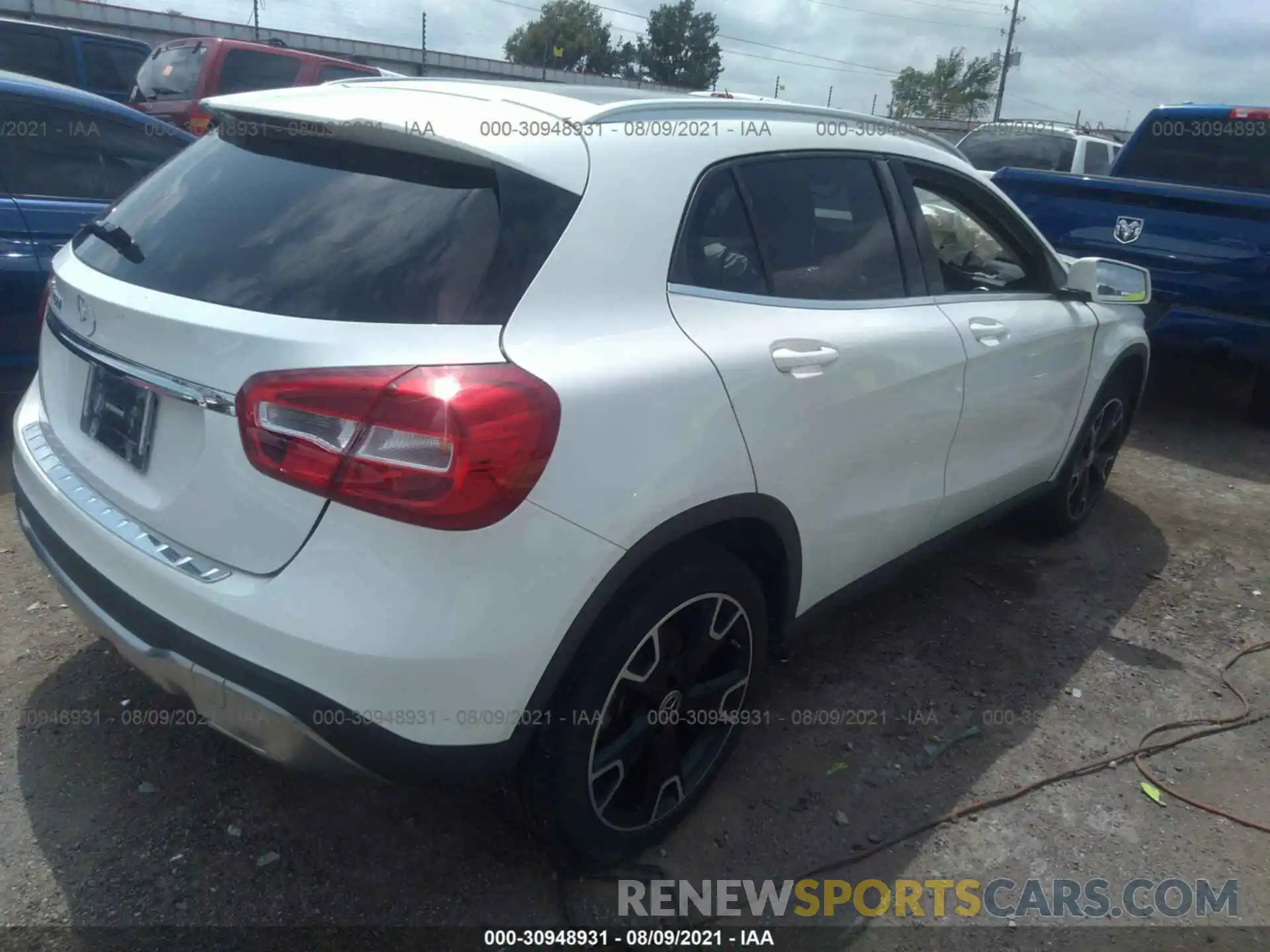 4 Фотография поврежденного автомобиля WDCTG4EBXKJ548881 MERCEDES-BENZ GLA 2019