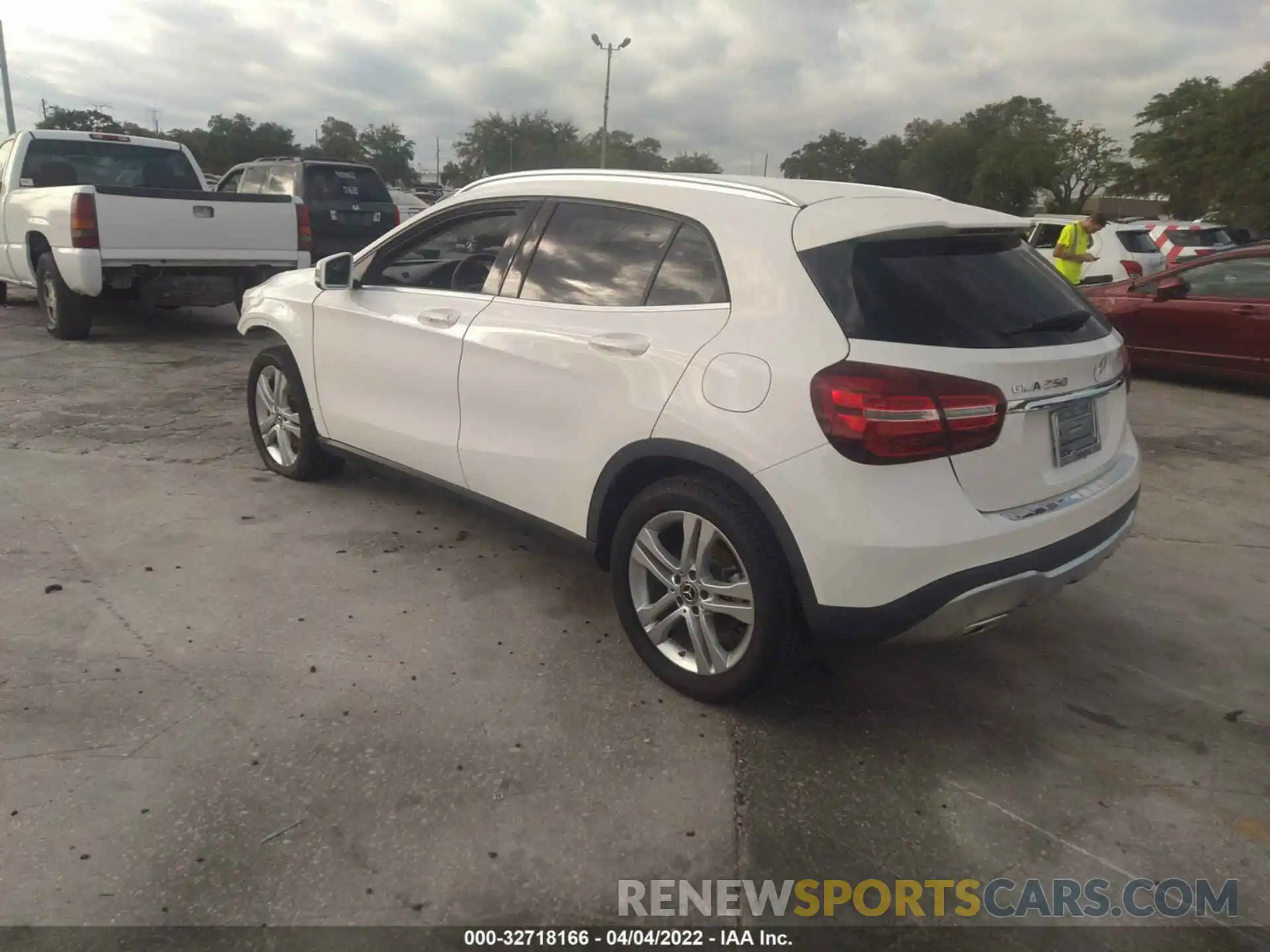 3 Photograph of a damaged car WDCTG4EBXKJ551943 MERCEDES-BENZ GLA 2019