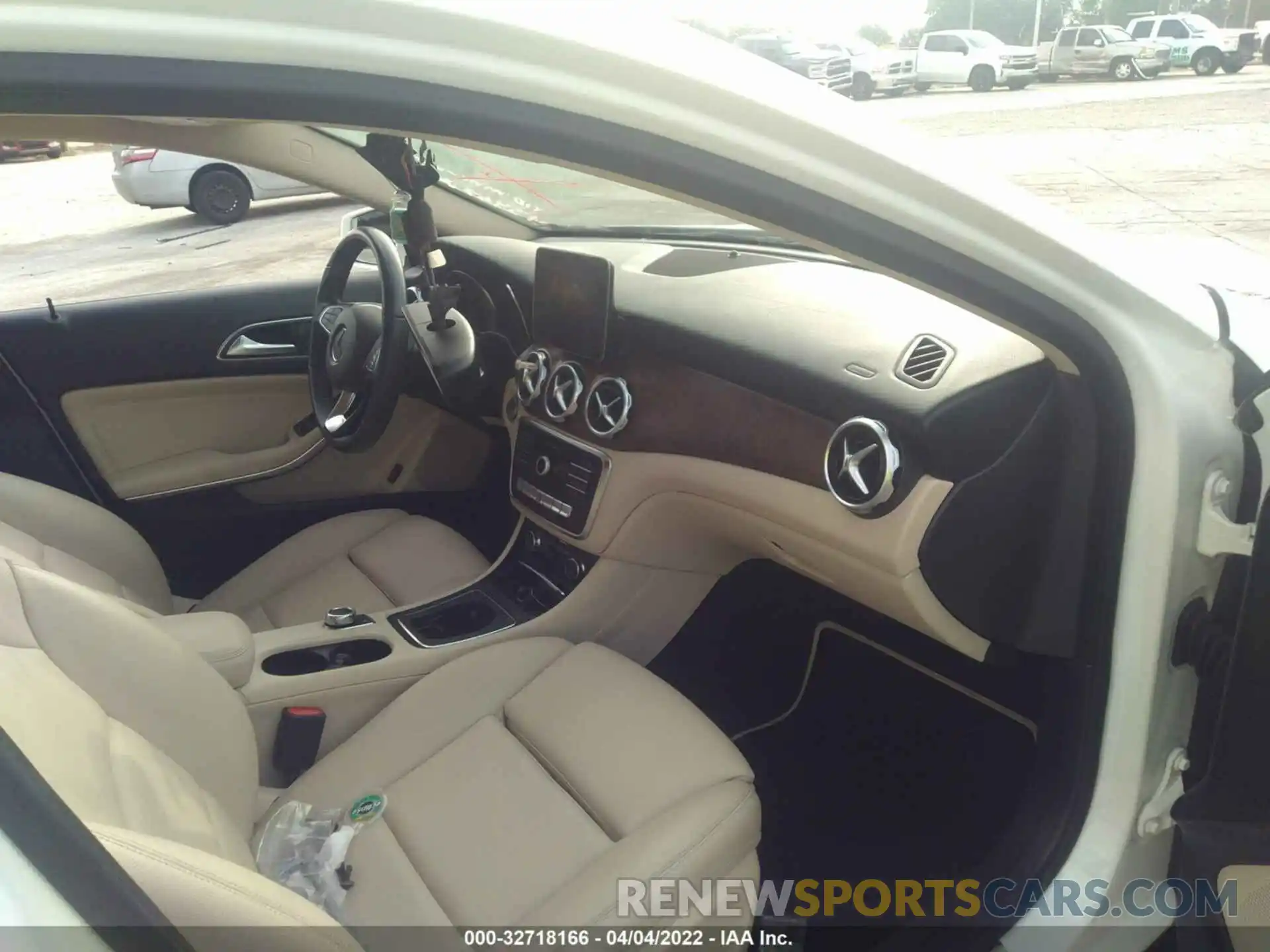 5 Photograph of a damaged car WDCTG4EBXKJ551943 MERCEDES-BENZ GLA 2019