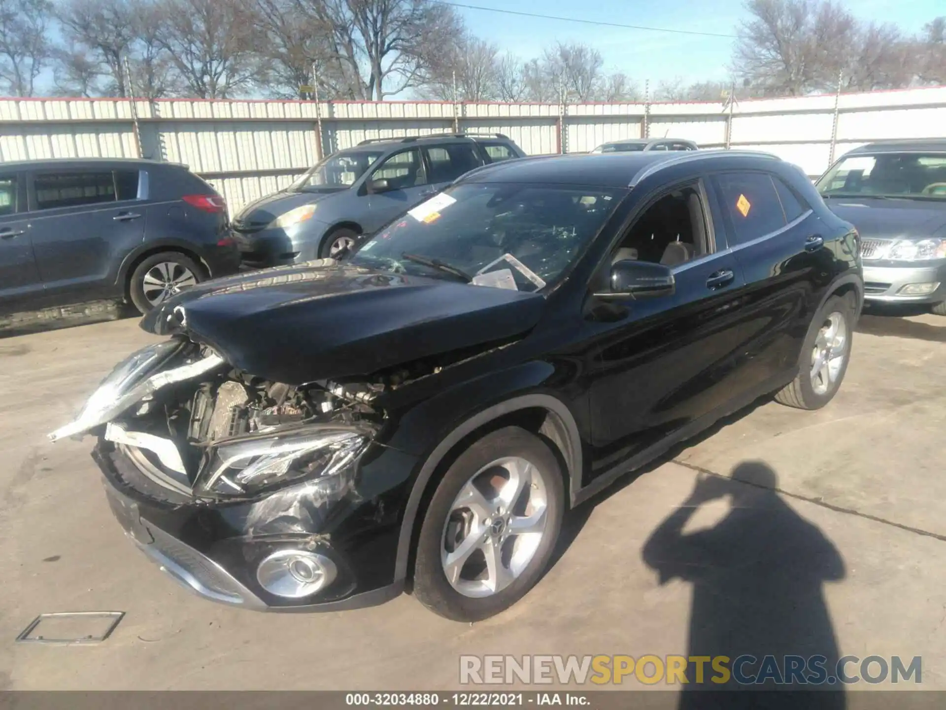 2 Photograph of a damaged car WDCTG4EBXKJ553384 MERCEDES-BENZ GLA 2019