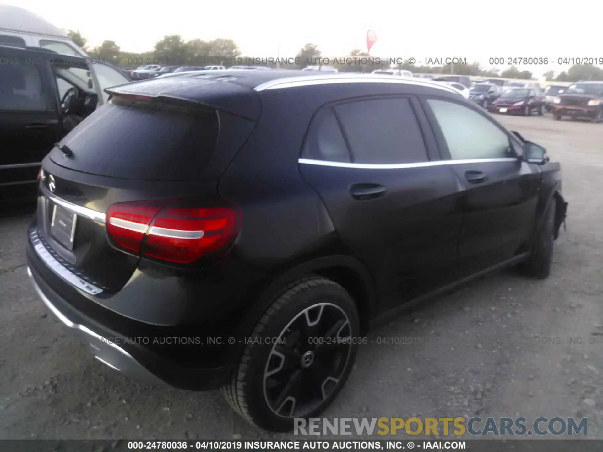 4 Photograph of a damaged car WDCTG4EBXKJ553496 MERCEDES-BENZ GLA 2019