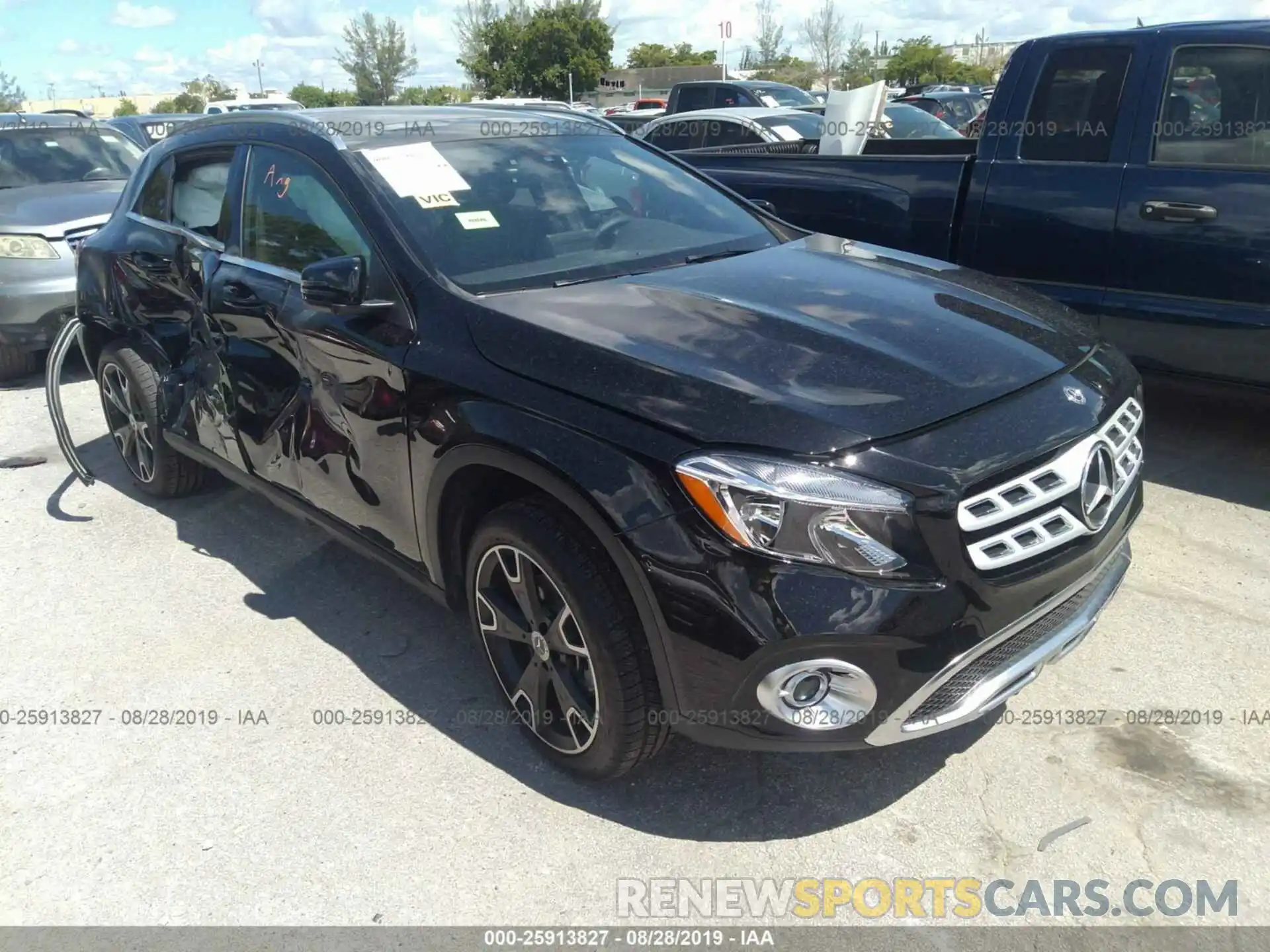 1 Photograph of a damaged car WDCTG4EBXKU009109 MERCEDES-BENZ GLA 2019