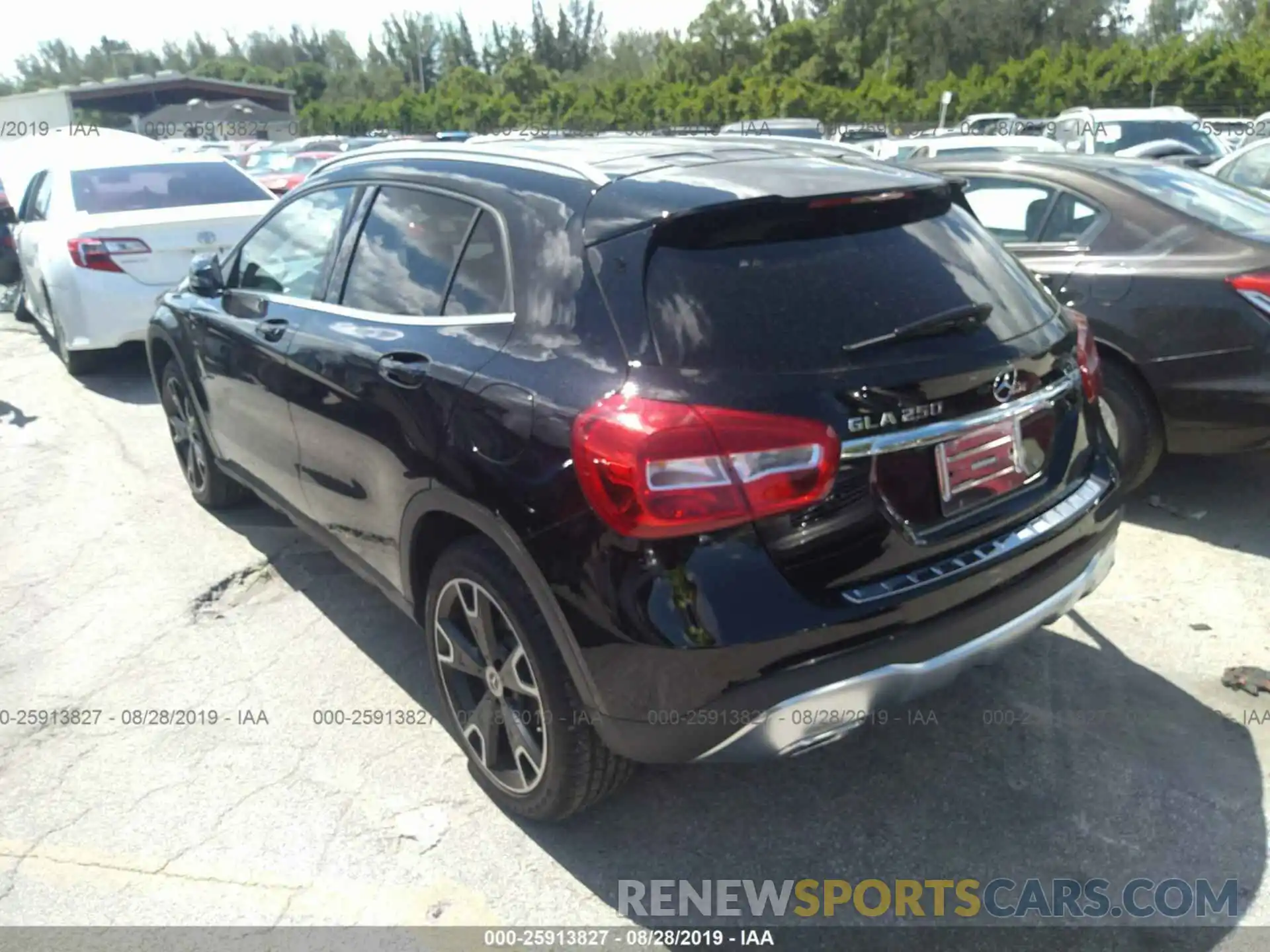 3 Photograph of a damaged car WDCTG4EBXKU009109 MERCEDES-BENZ GLA 2019