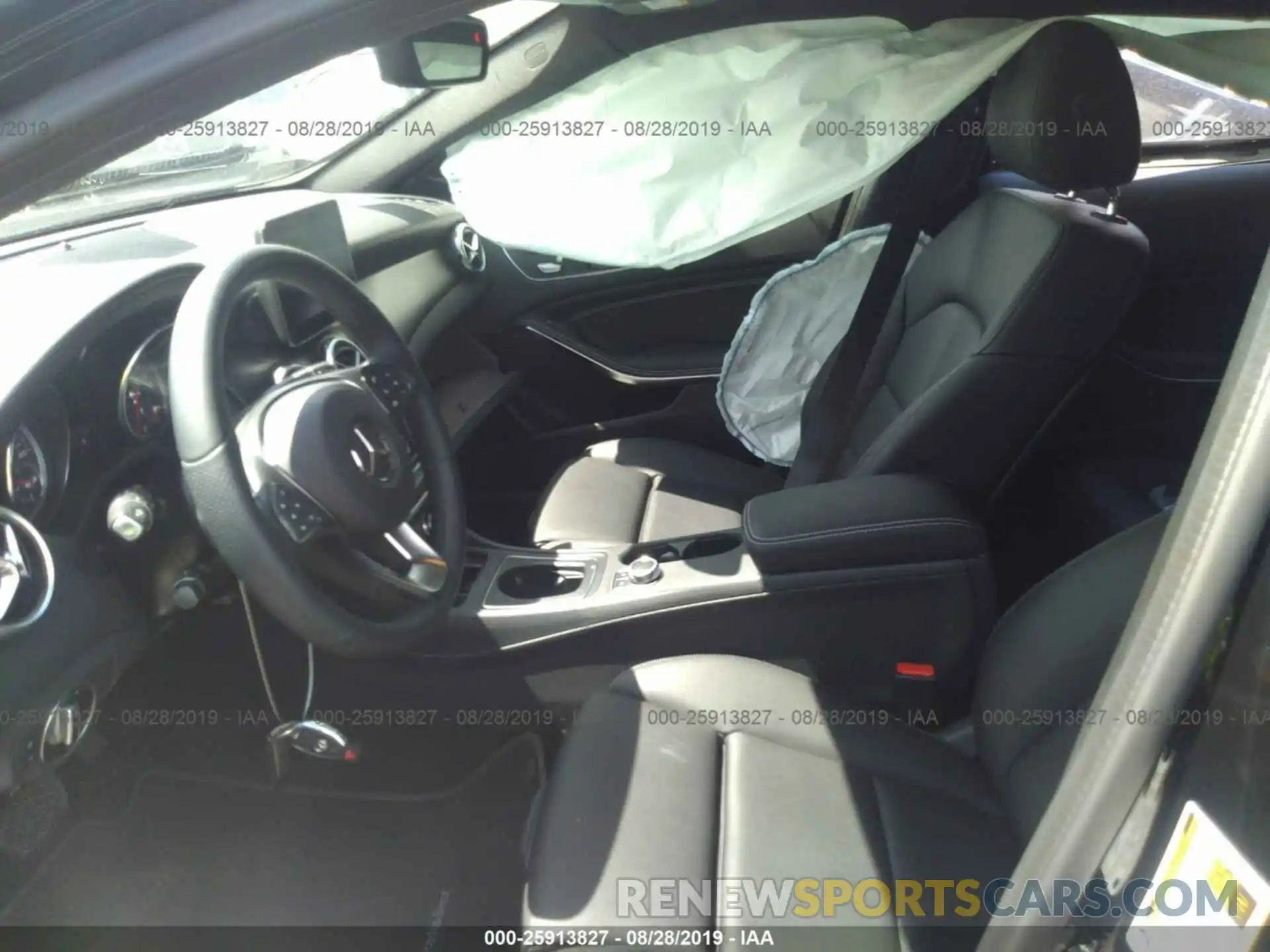 5 Photograph of a damaged car WDCTG4EBXKU009109 MERCEDES-BENZ GLA 2019