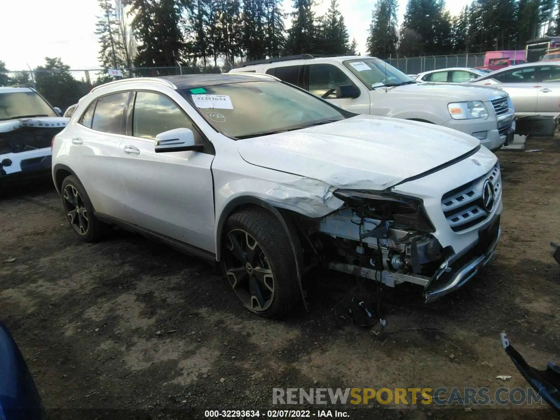 1 Photograph of a damaged car WDCTG4GB0KJ552855 MERCEDES-BENZ GLA 2019