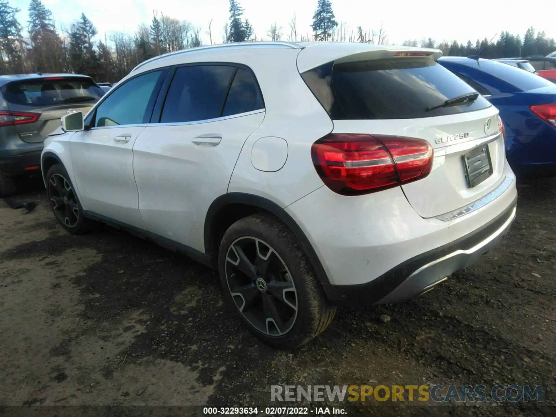 3 Фотография поврежденного автомобиля WDCTG4GB0KJ552855 MERCEDES-BENZ GLA 2019