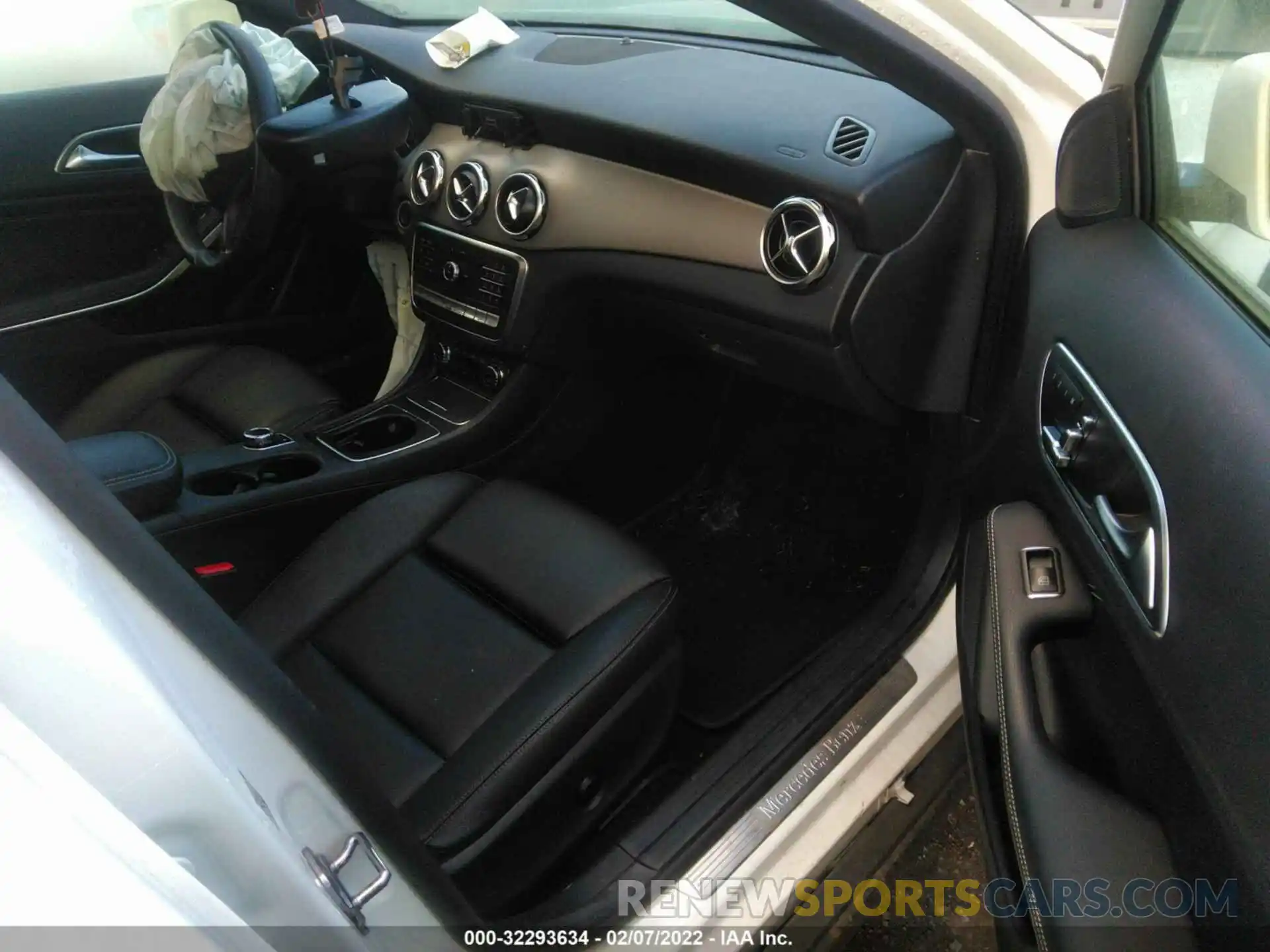 5 Photograph of a damaged car WDCTG4GB0KJ552855 MERCEDES-BENZ GLA 2019