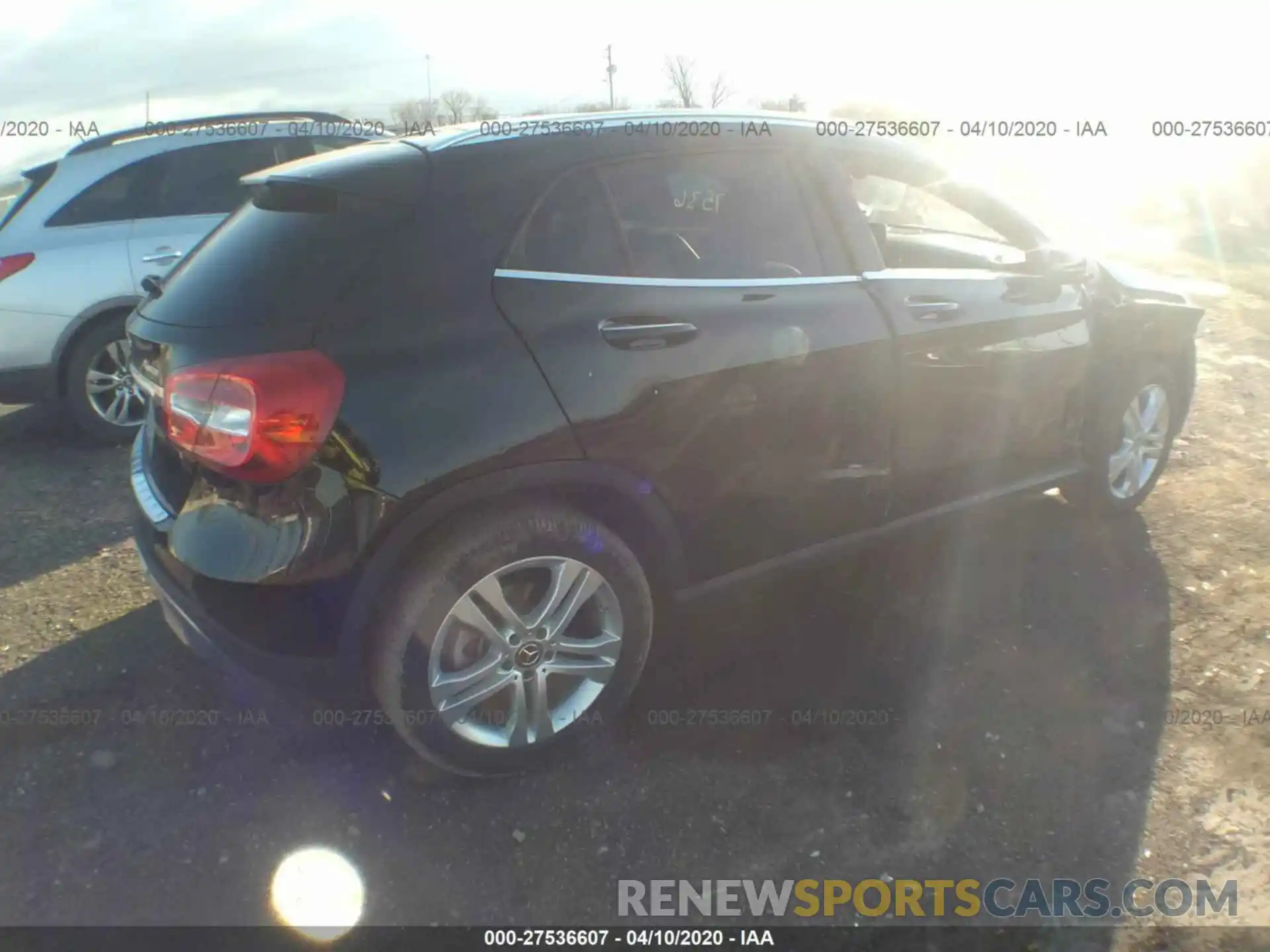 4 Photograph of a damaged car WDCTG4GB0KJ576475 MERCEDES-BENZ GLA 2019