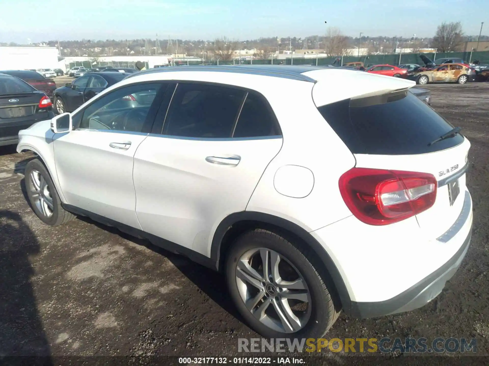 3 Photograph of a damaged car WDCTG4GB0KJ580073 MERCEDES-BENZ GLA 2019