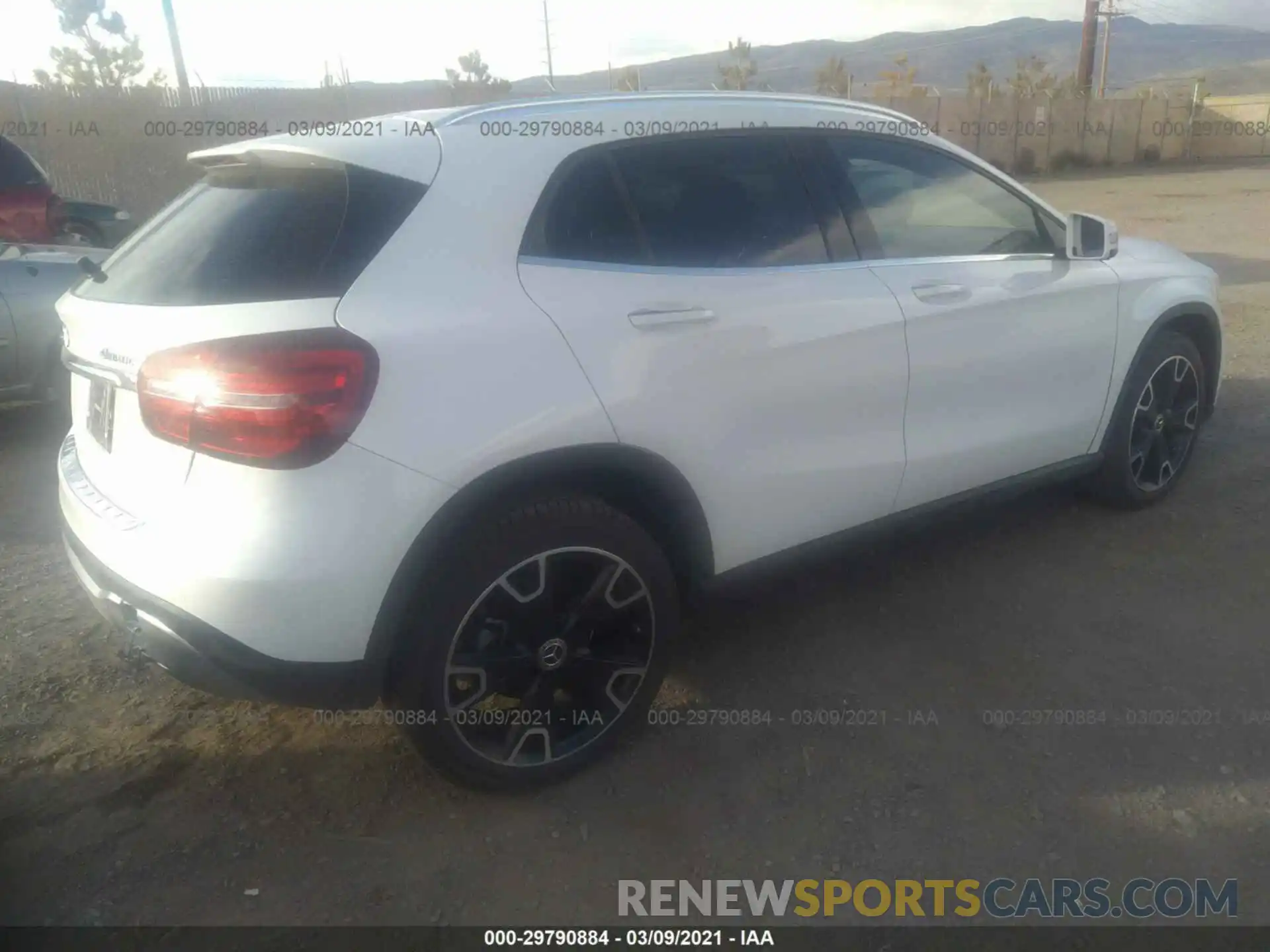 4 Фотография поврежденного автомобиля WDCTG4GB0KU003090 MERCEDES-BENZ GLA 2019