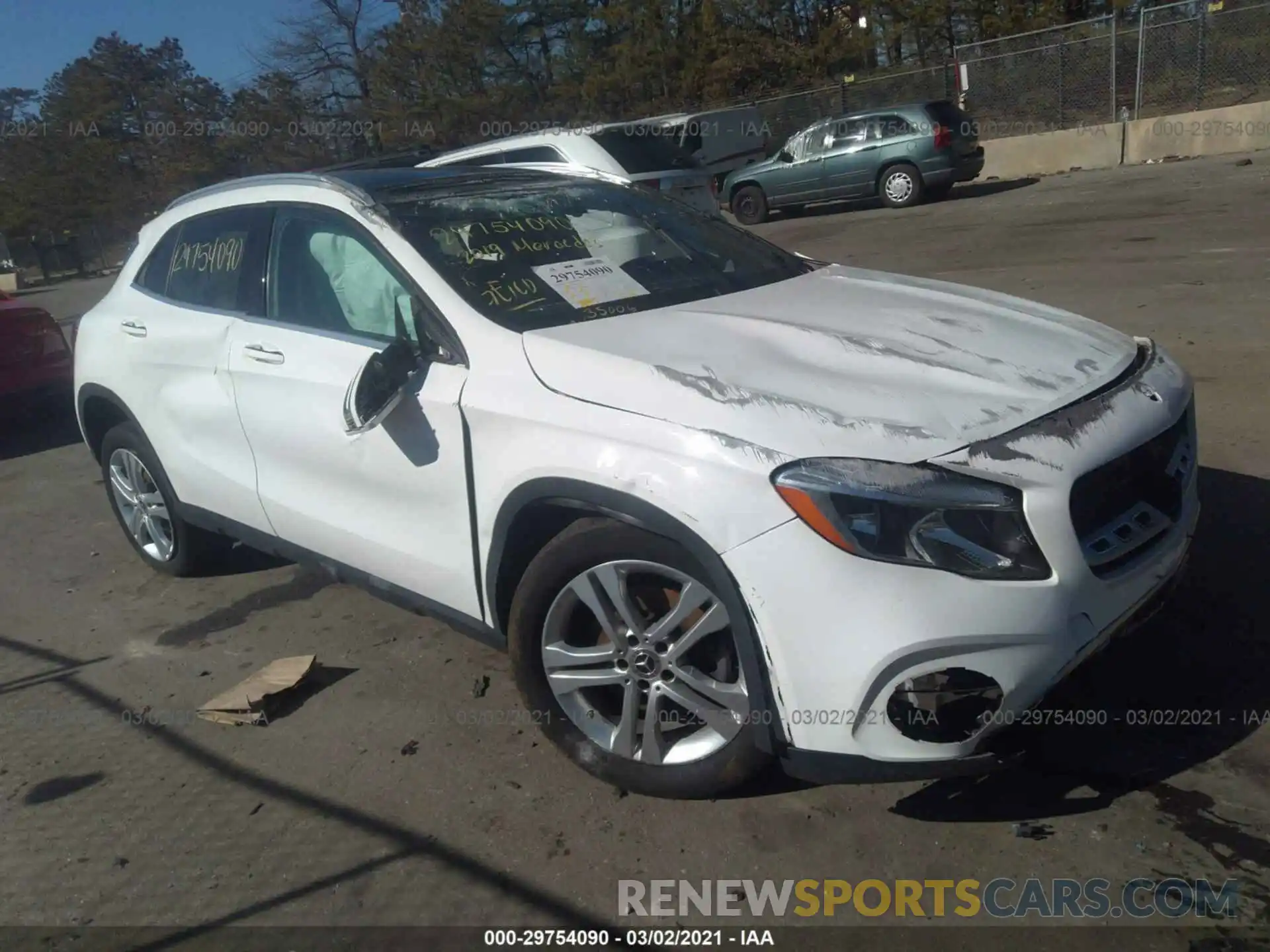 1 Photograph of a damaged car WDCTG4GB1KJ616076 MERCEDES-BENZ GLA 2019