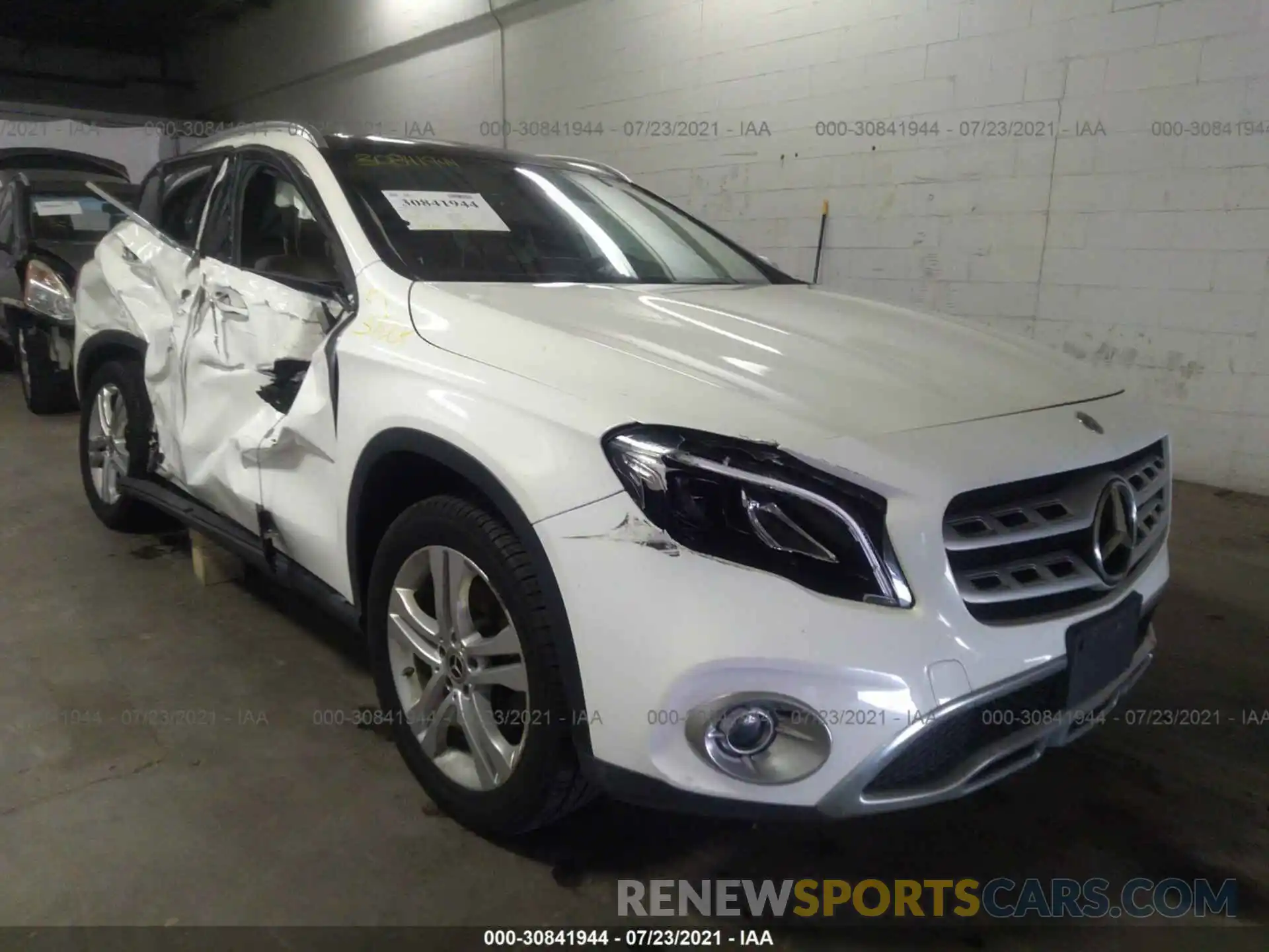 1 Фотография поврежденного автомобиля WDCTG4GB1KU020495 MERCEDES-BENZ GLA 2019