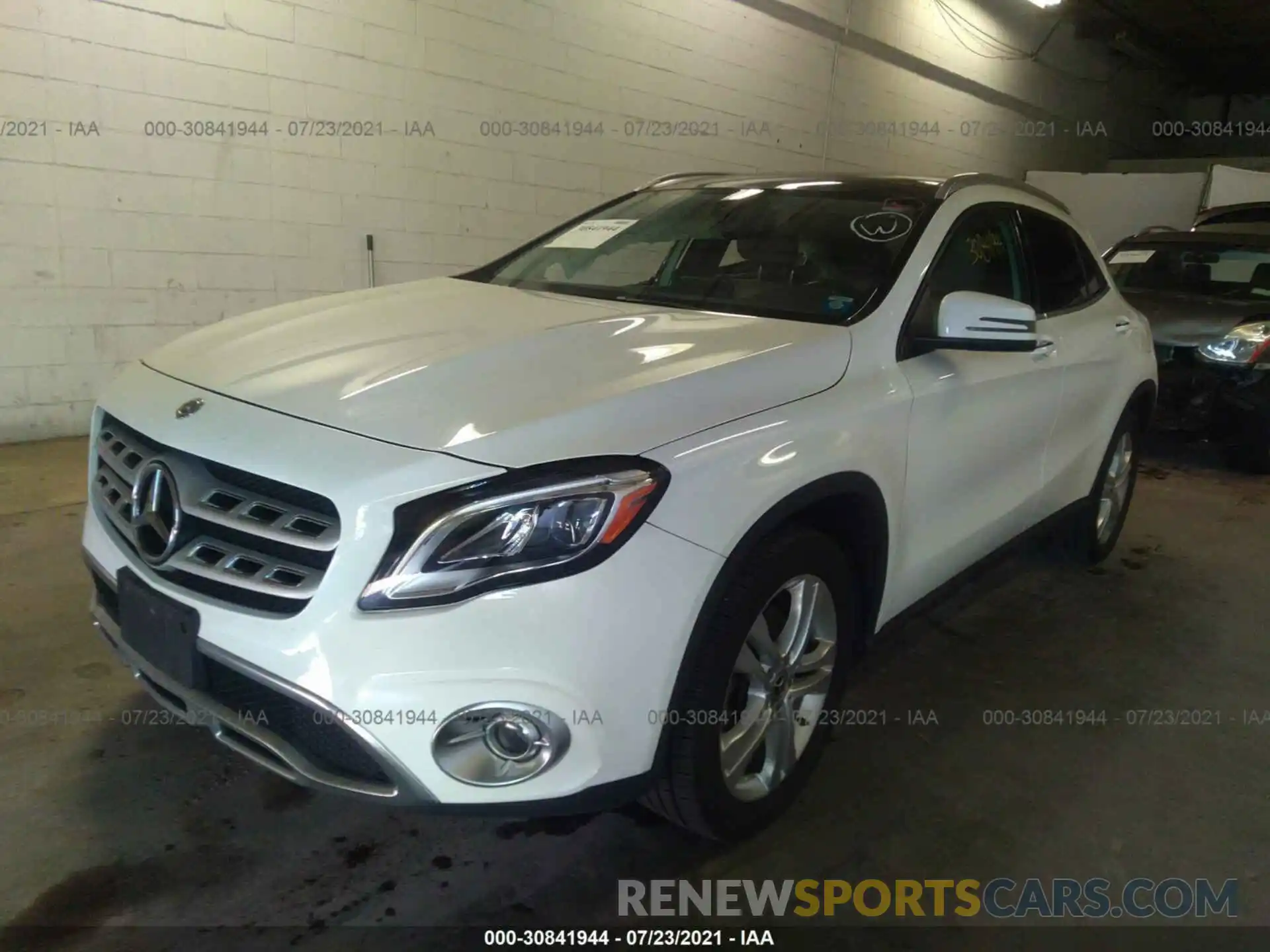 2 Фотография поврежденного автомобиля WDCTG4GB1KU020495 MERCEDES-BENZ GLA 2019