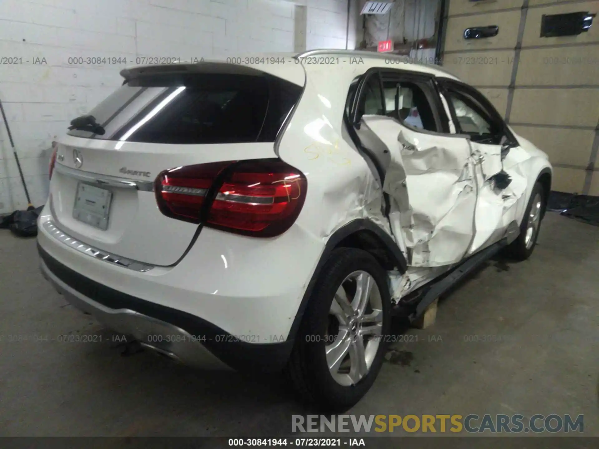 4 Photograph of a damaged car WDCTG4GB1KU020495 MERCEDES-BENZ GLA 2019