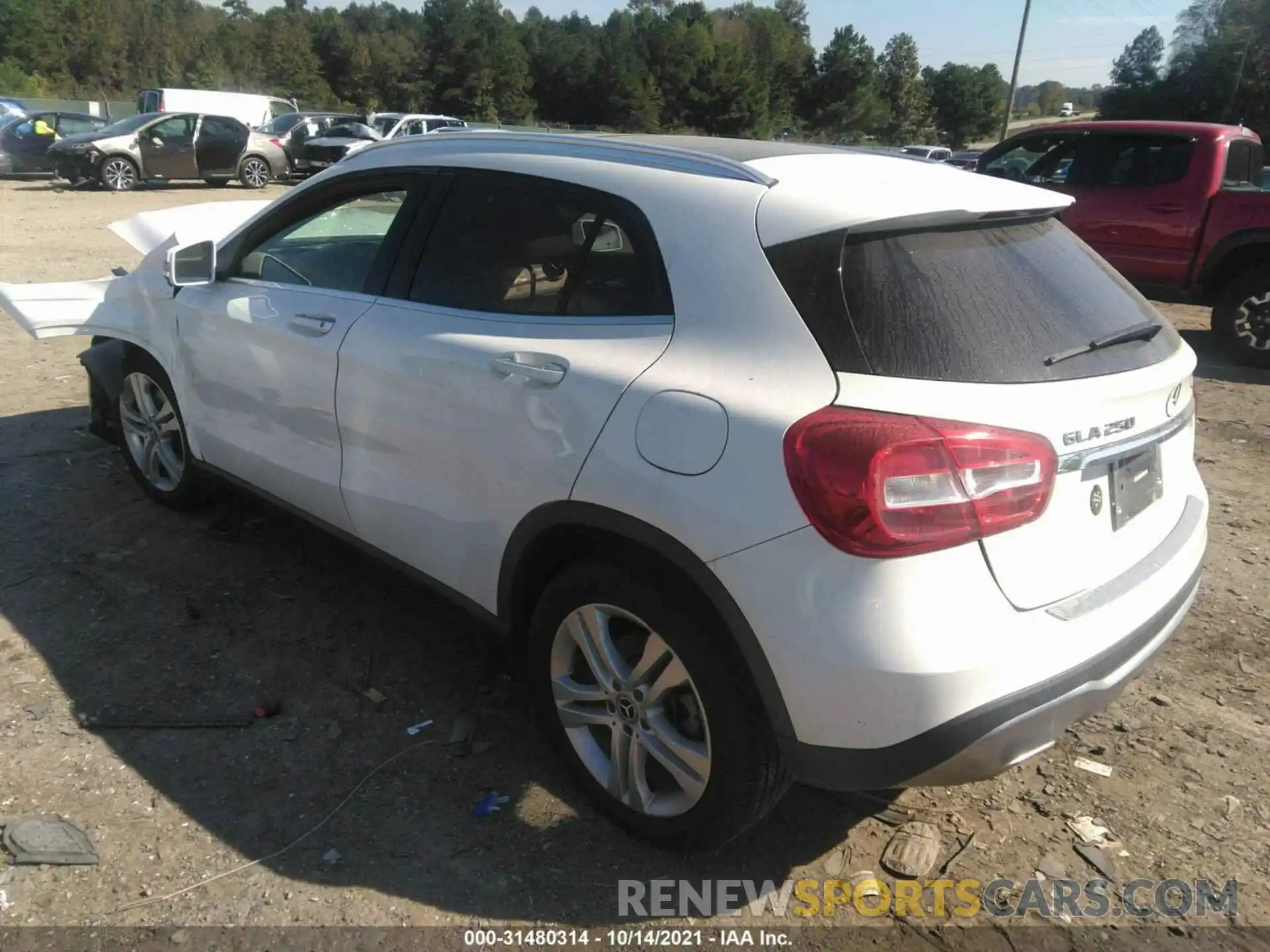 3 Photograph of a damaged car WDCTG4GB2KJ535166 MERCEDES-BENZ GLA 2019