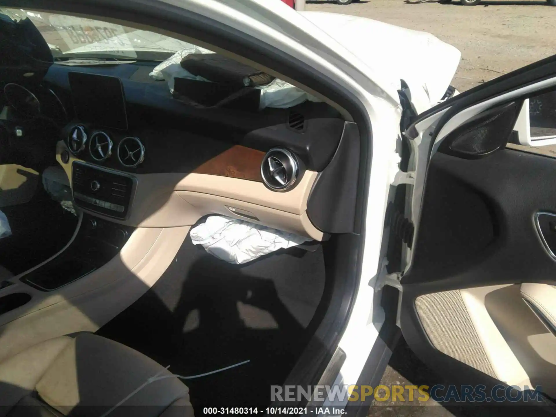 5 Photograph of a damaged car WDCTG4GB2KJ535166 MERCEDES-BENZ GLA 2019